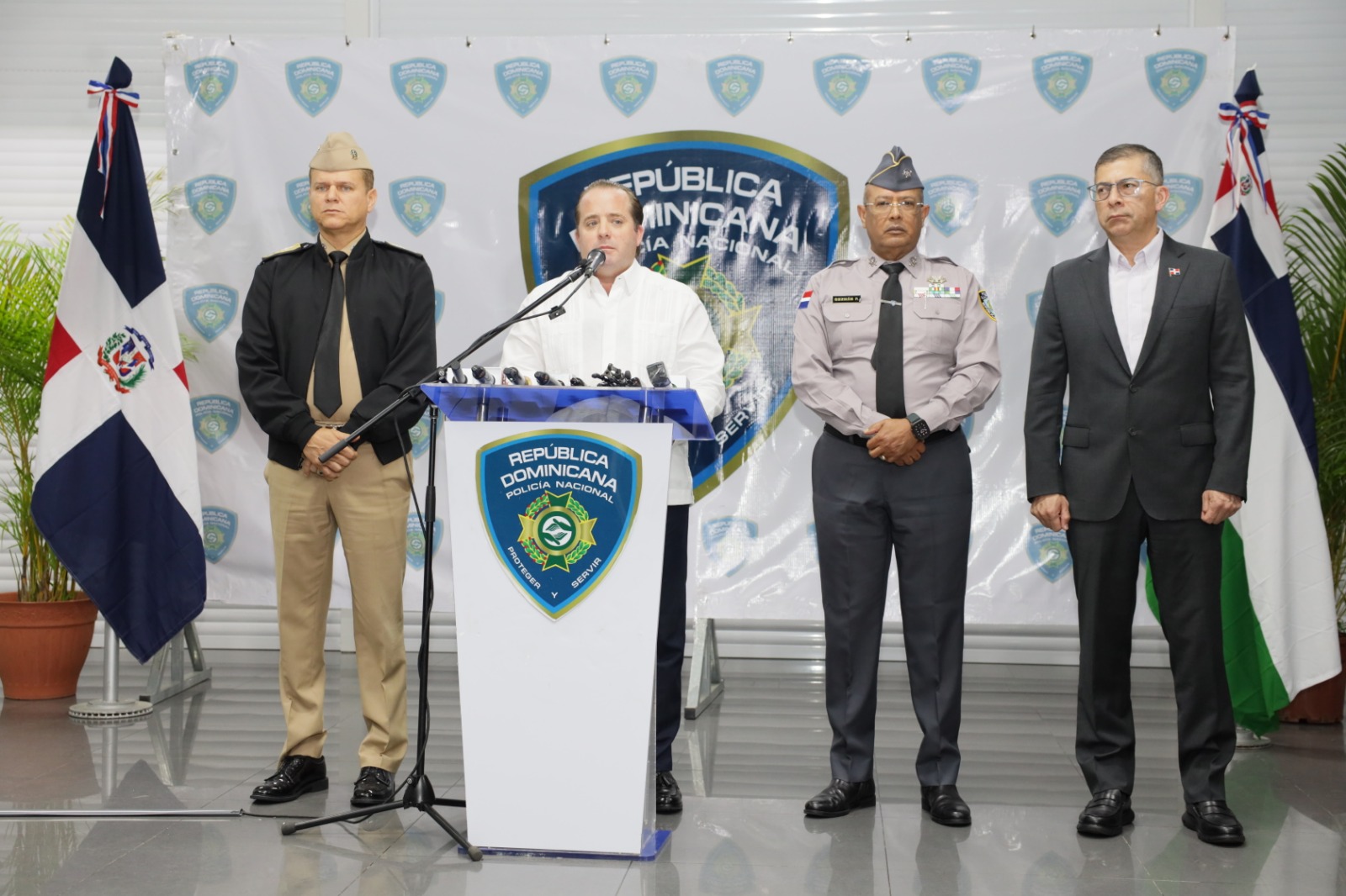 Ministro Paliza anuncia nuevo modelo de patrullaje de la Policía Nacional