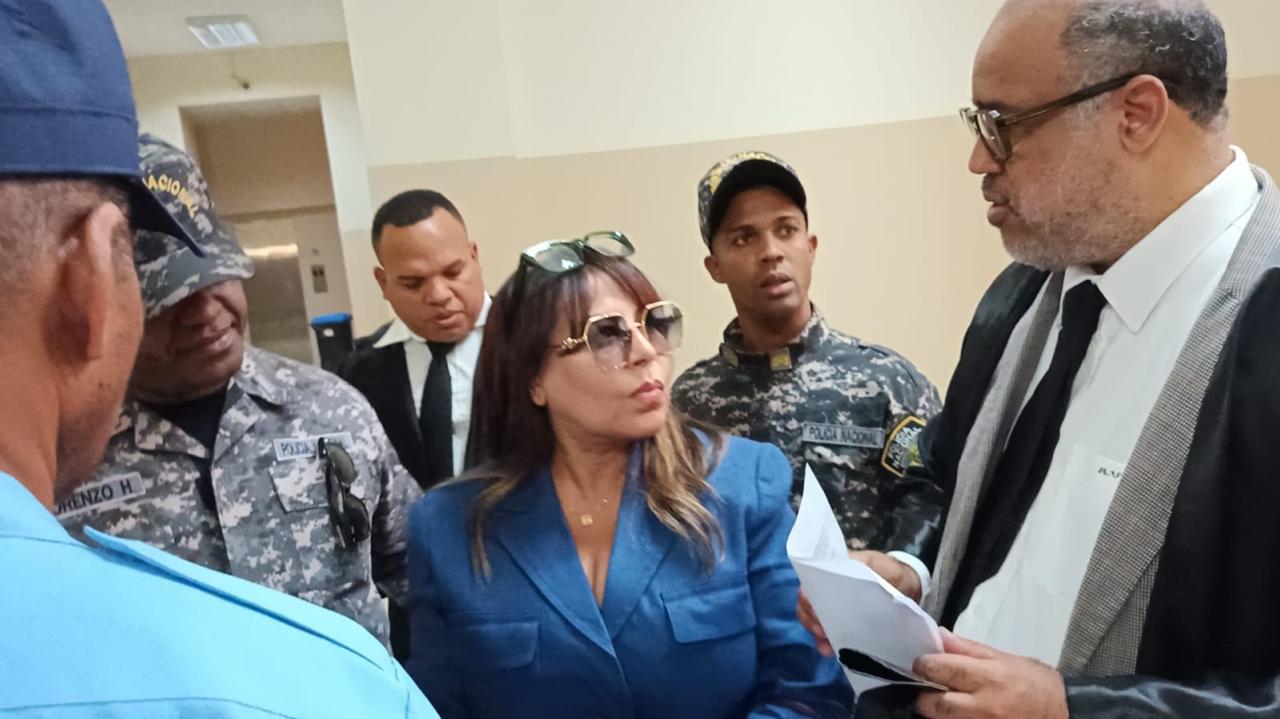 Apresan a viuda de empresario Merle Wayne Fuller por presunta usurpación de herencia millonaria