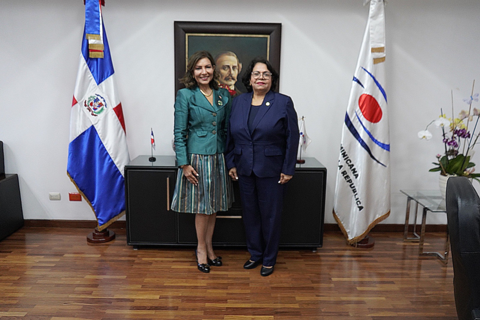 Presidenta CCRD, Emma Polanco, recibe en su despacho a Geanilda Vásquez para fortalecer lazos internacionales