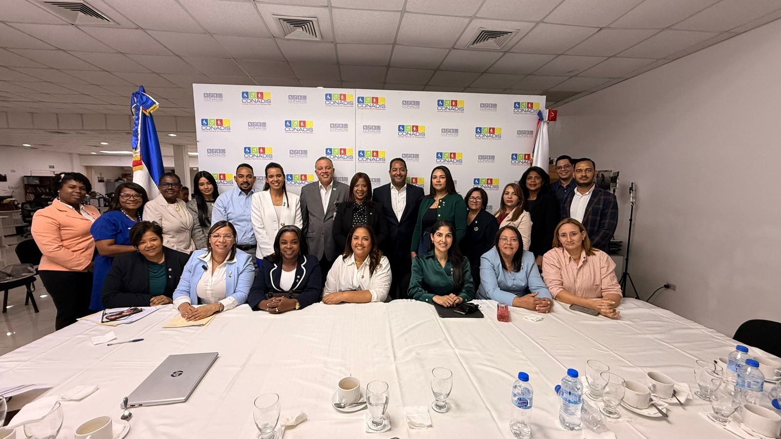 Mesa de inclusión y discapacidad de la CD reconoce labor de CONADIS y Supérate