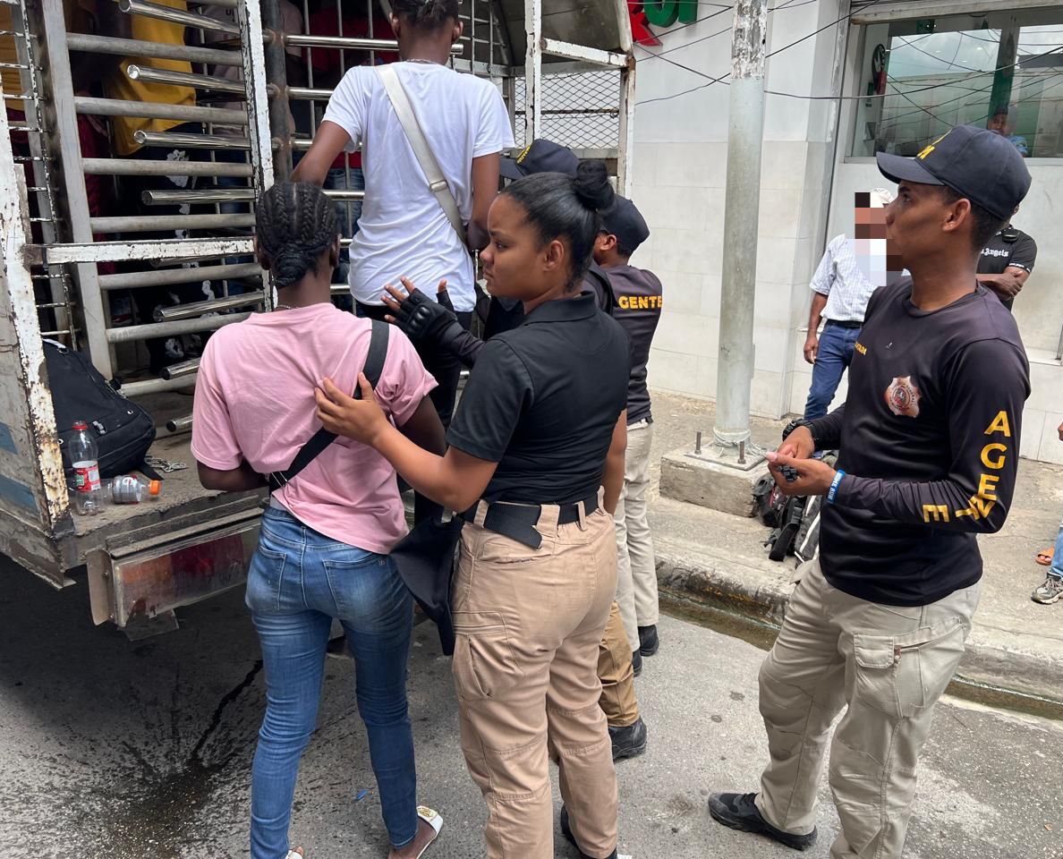Más de 1,900 migrantes haitianos en situación irregular fueron detenidos por  DGM en operativos