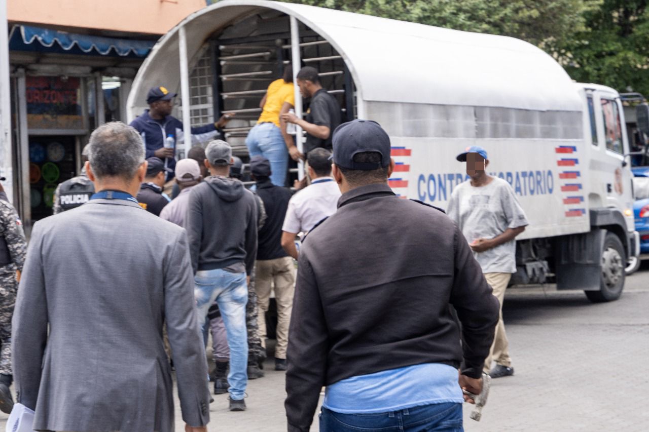 DGM detiene 1,274 extranjeros irregulares en interdicciones para control migratorio.