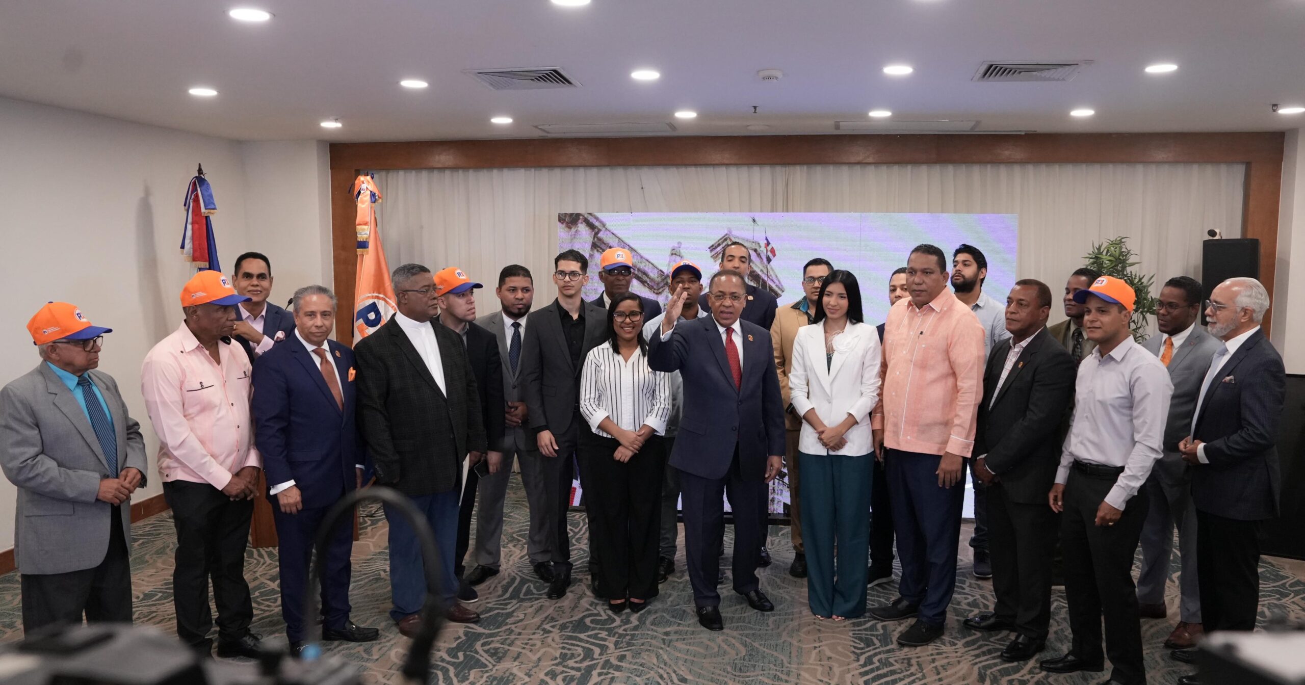 Ismael Reyes y el PDI trazan su camino hacia el 2028 para levantar una nueva política que se parezca al pueblo Ismael Reyes y el PDI trazan su camino hacia el 2028 para levantar una nueva política que se parezca al pueblo