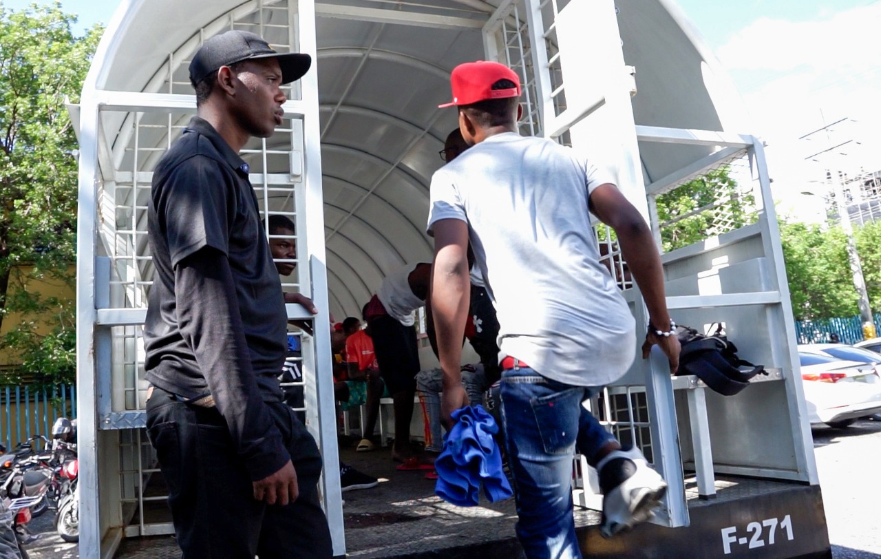 DGM mantiene interdicciones con respeto a derechos humanos; detiene 1,772 nacionales haitianos irregularares DGM mantiene interdicciones con respeto a derechos humanos; detiene 1,772 nacionales haitianos irregularares