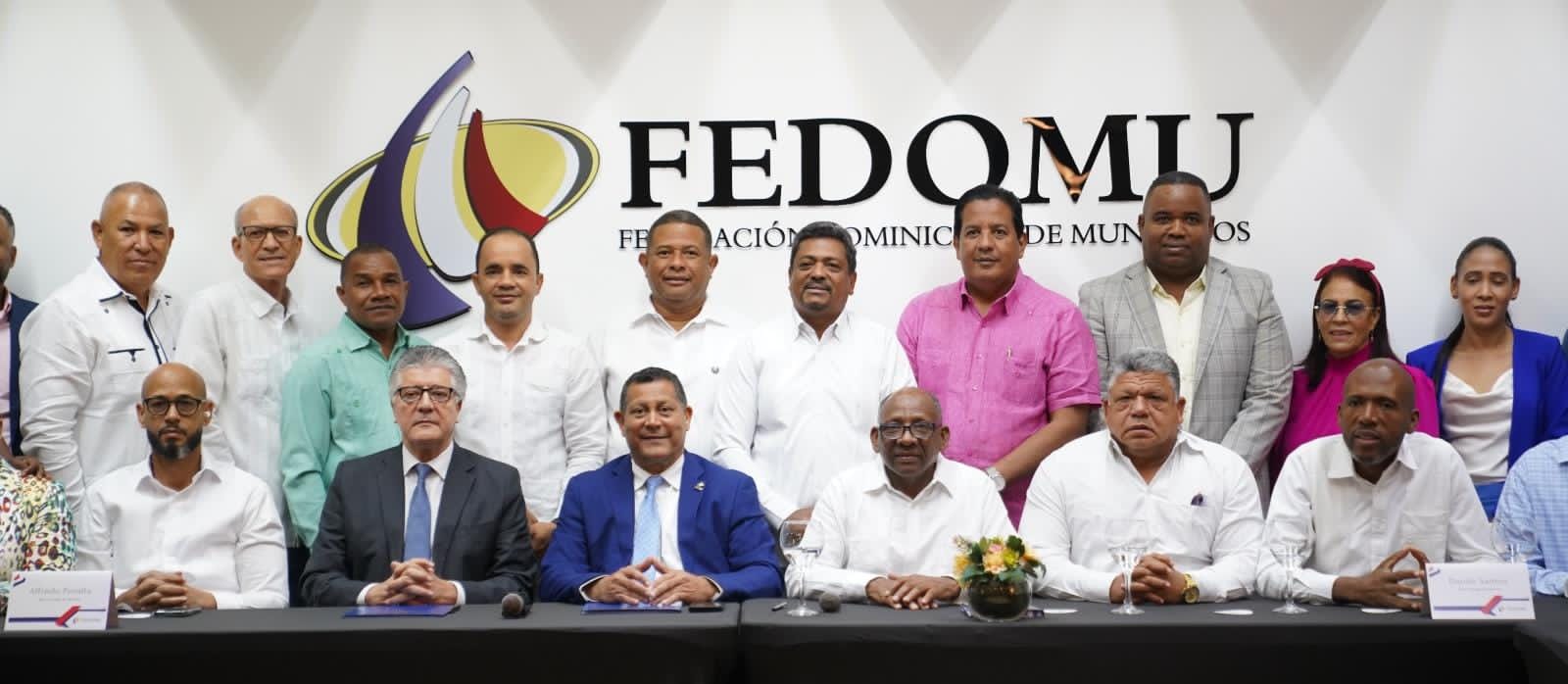 Fedomu y la Oficina de Reforma Penitenciaria buscan insertar internos a labores comunitarias Fedomu y la Oficina de Reforma Penitenciaria buscan insertar internos a labores comunitarias