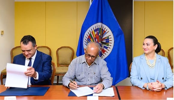 JCE firma acuerdos con la OEA para la norma ISO Antisoborno y otro con IFES para el Plan Estratégico 2024-2028
