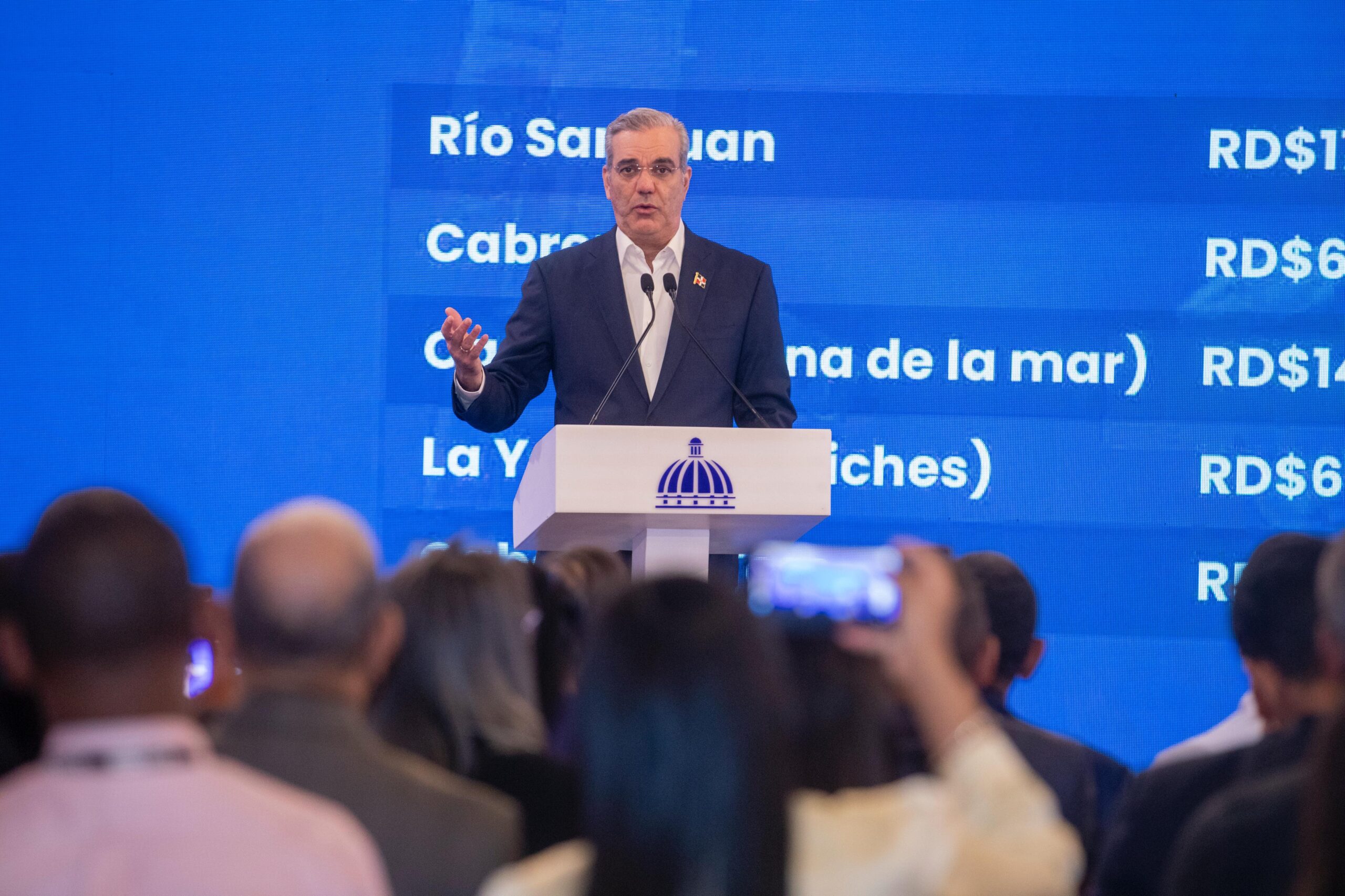 Abinader presenta en LA Semanal inversión histórica de USD531.5 millones en infraestructura portuaria entre sectores público y privado Abinader presenta en LA Semanal inversión histórica de USD531.5 millones en infraestructura portuaria entre sectores público y privado