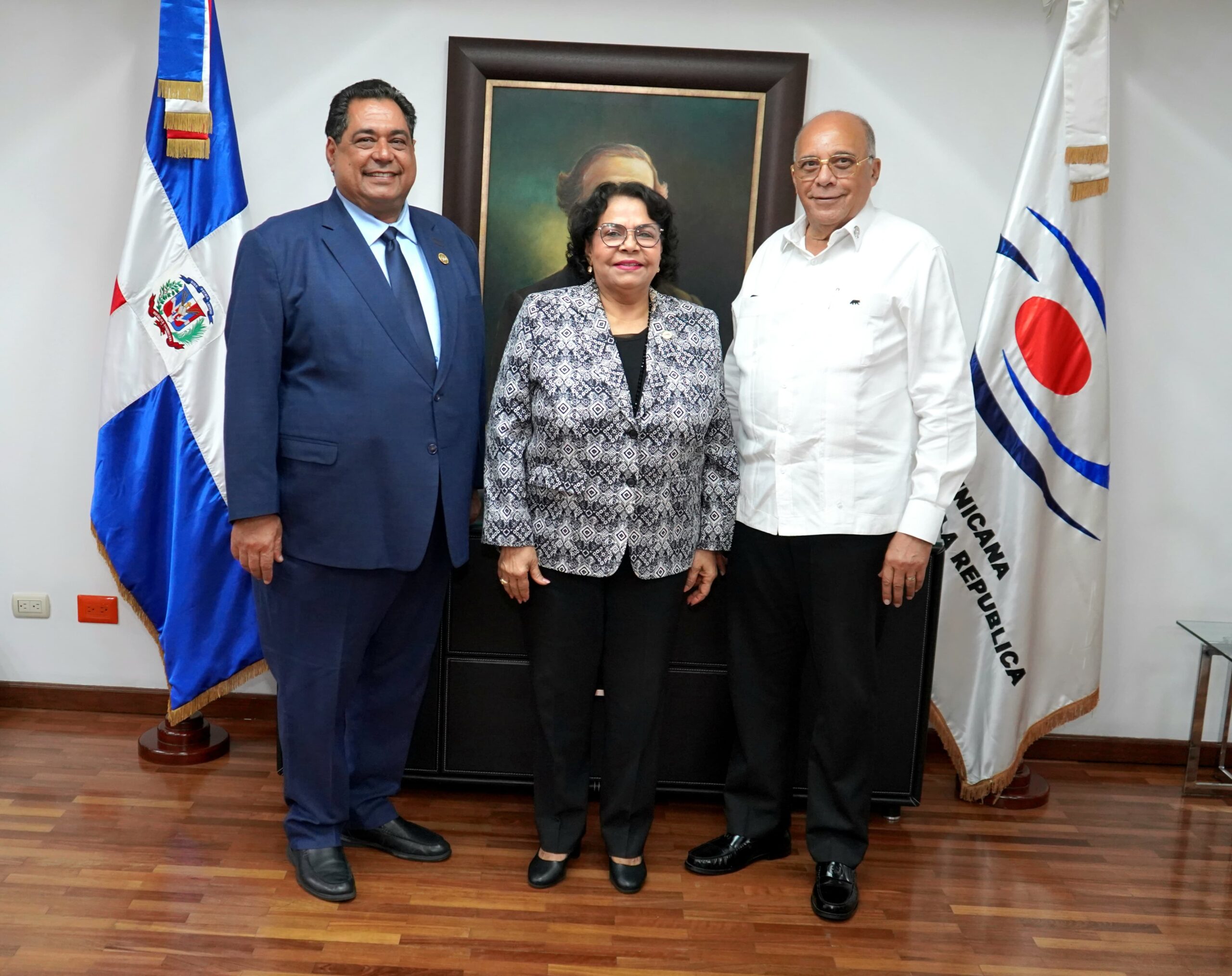 Cámara de Cuentas recibe visita del Colegio Dominicano de Notarios en fortalecimiento de lazos interinstitucionales