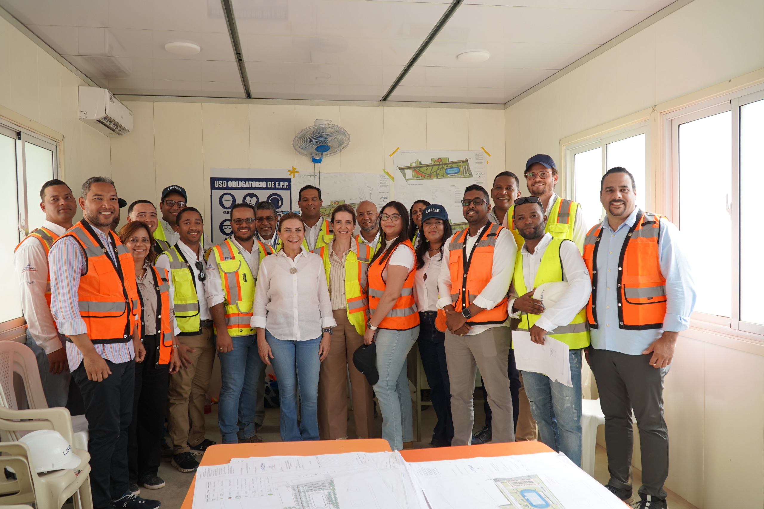 Carolina Mejía supervisa el buen ritmo de construcción del Malecón Deportivo y del Paseo 30 de Mayo