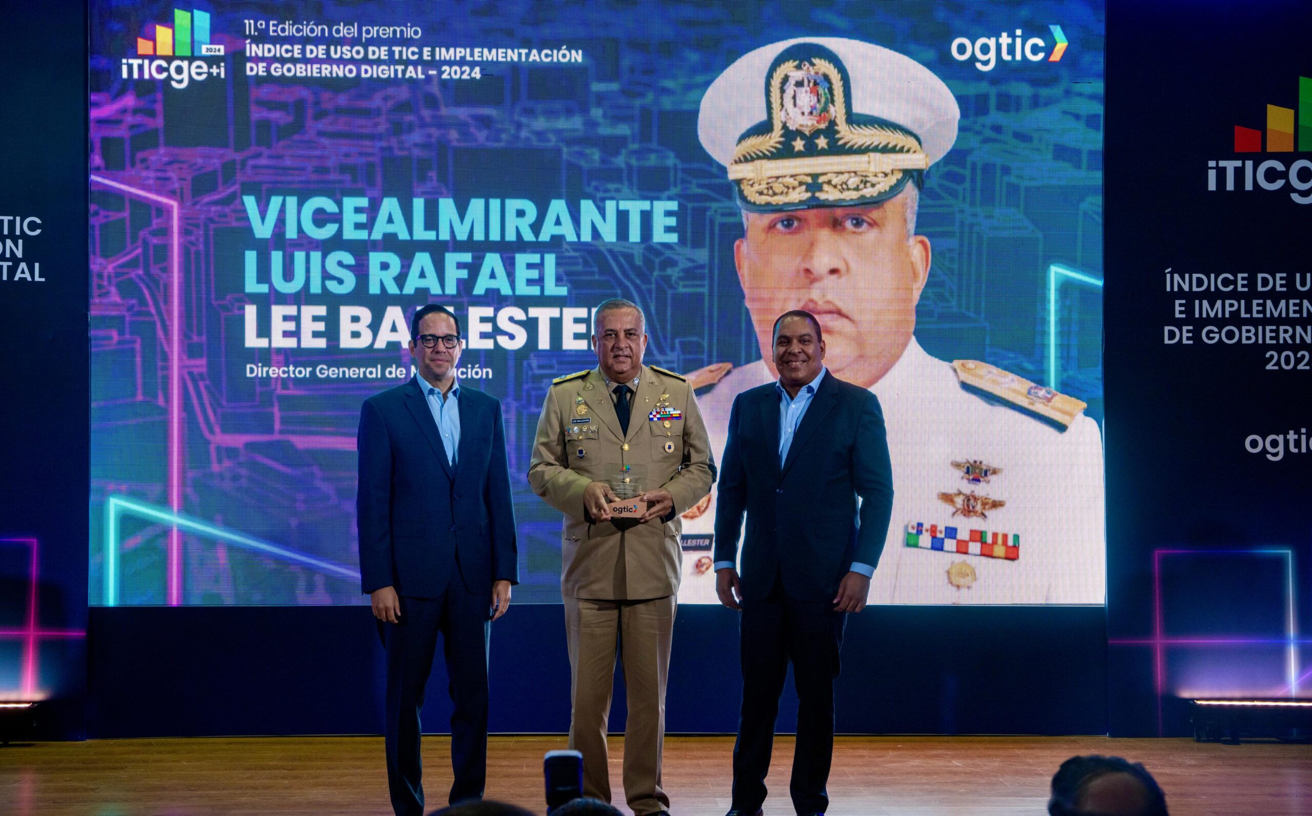 La OGTIC reconoce aportes de Lee Ballester para la transformación digital gubernamental La OGTIC reconoce aportes de Lee Ballester para la transformación digital gubernamental