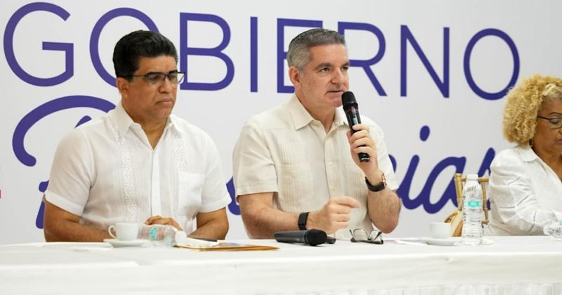 Ministro Neney Cabrera junto al alcalde Dio Astacio encabezaron el gobierno en la provincia en SDE