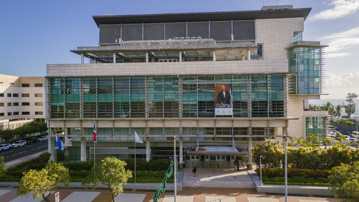 Ministerio Público arresta militares y civiles en la Operación Lobo