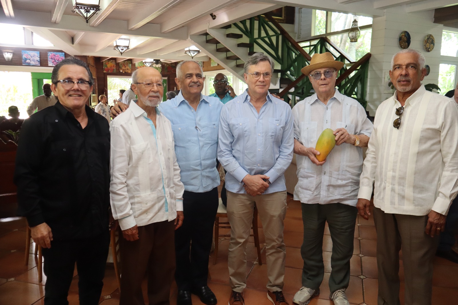 Exministros de Agricultura sostienen encuentro con el director del IICA en San Cristóbal Exministros de Agricultura sostienen encuentro con el director del IICA en San Cristóbal