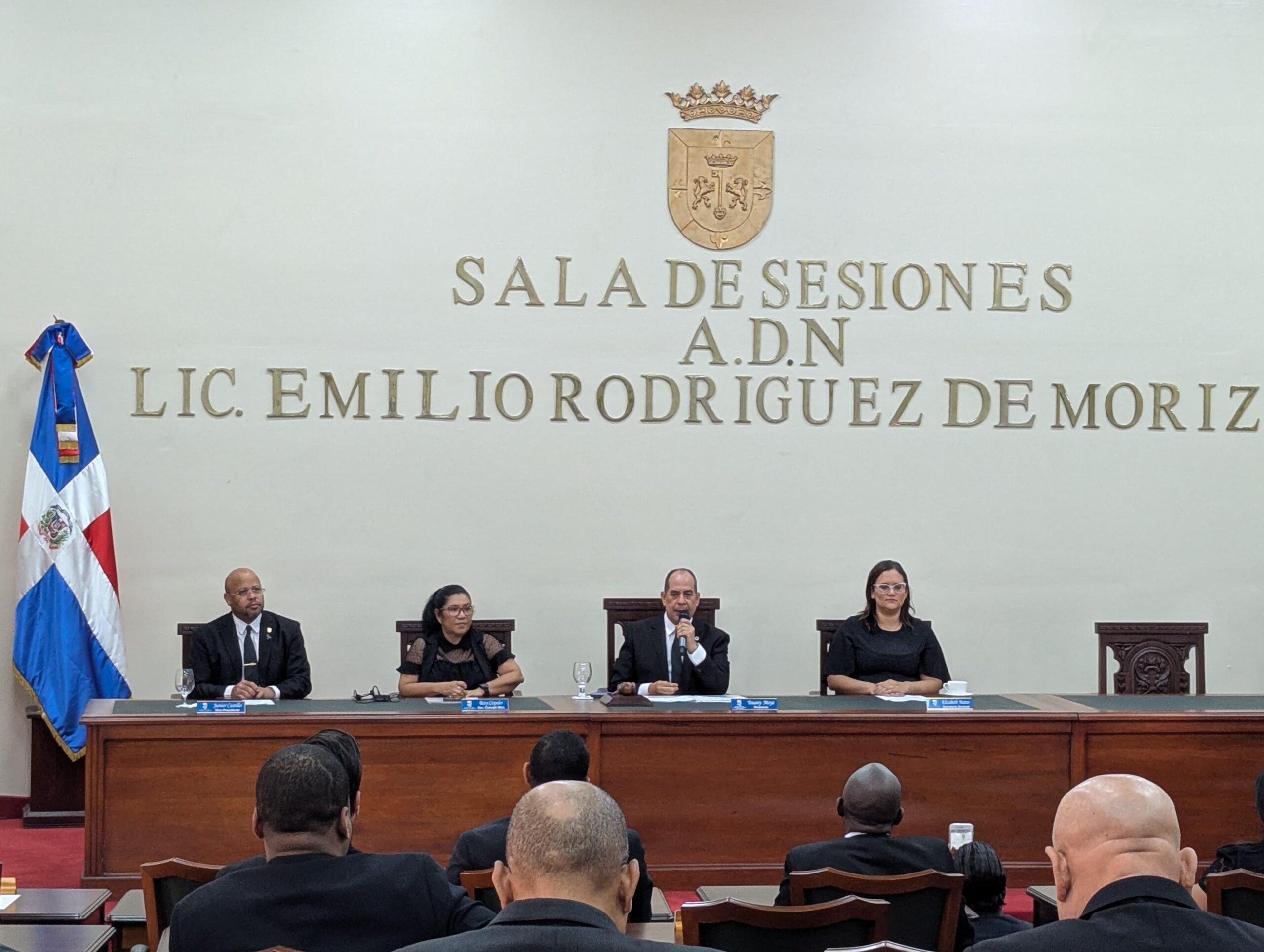 Concejo de Regidores del DN aprueba tres días de duelo municipal por fallecimiento de Fello Suberví