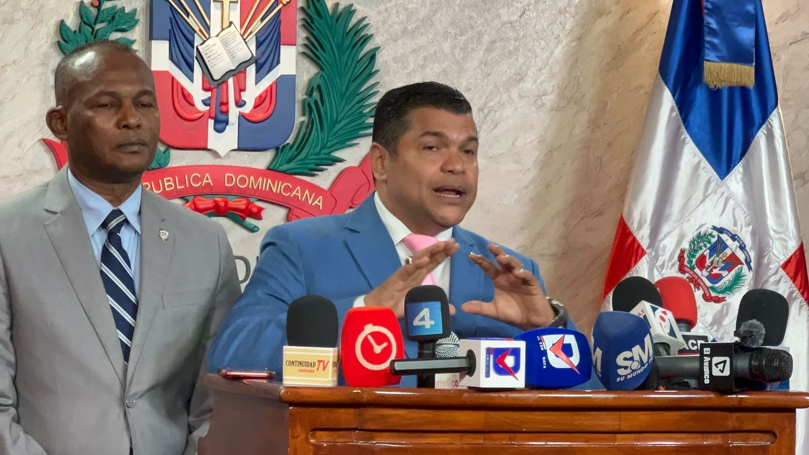 Tobías Crespo somete proyecto para declarar área protegida nacional el Jardín Botánico y otras áreas en SD