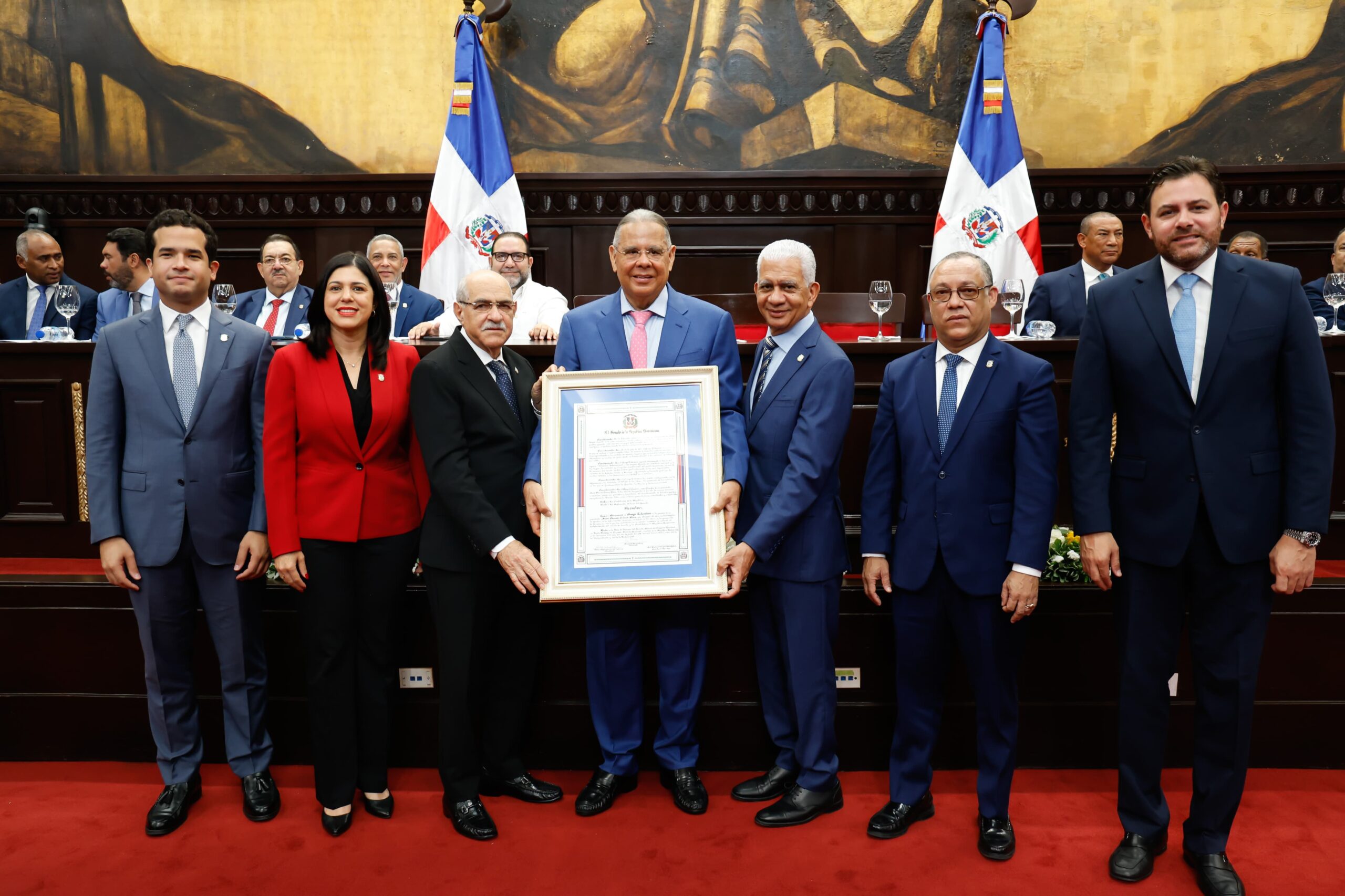 Senado reconoce a personalidades del arte, deporte, educación, justica y otras áreas