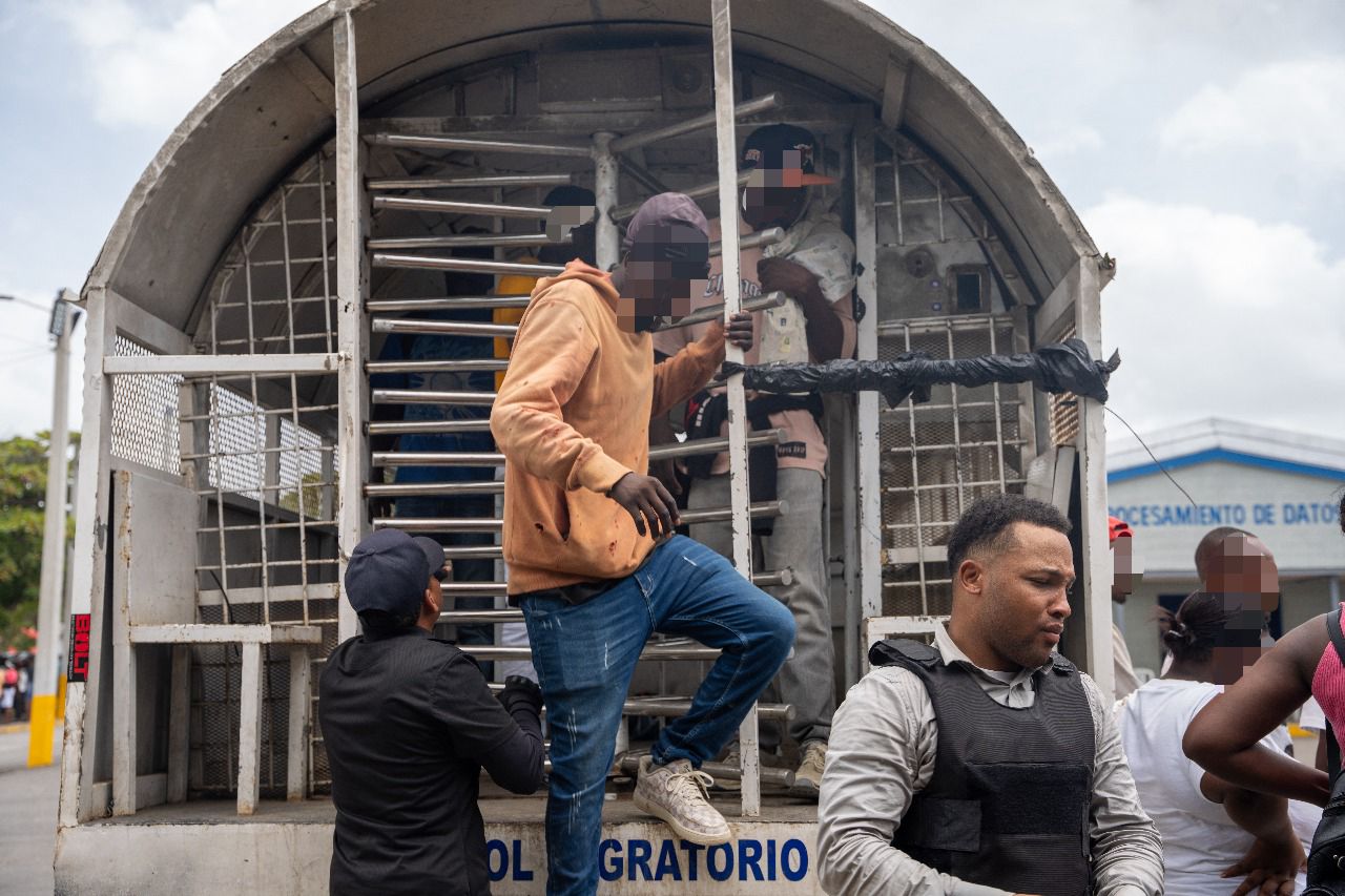DGM repatría 1,267 haitianos indocumentados y detiene otros 1,196 junto a fuerzas de seguridad DGM repatría 1,267 haitianos indocumentados y detiene otros 1,196 junto a fuerzas de seguridad