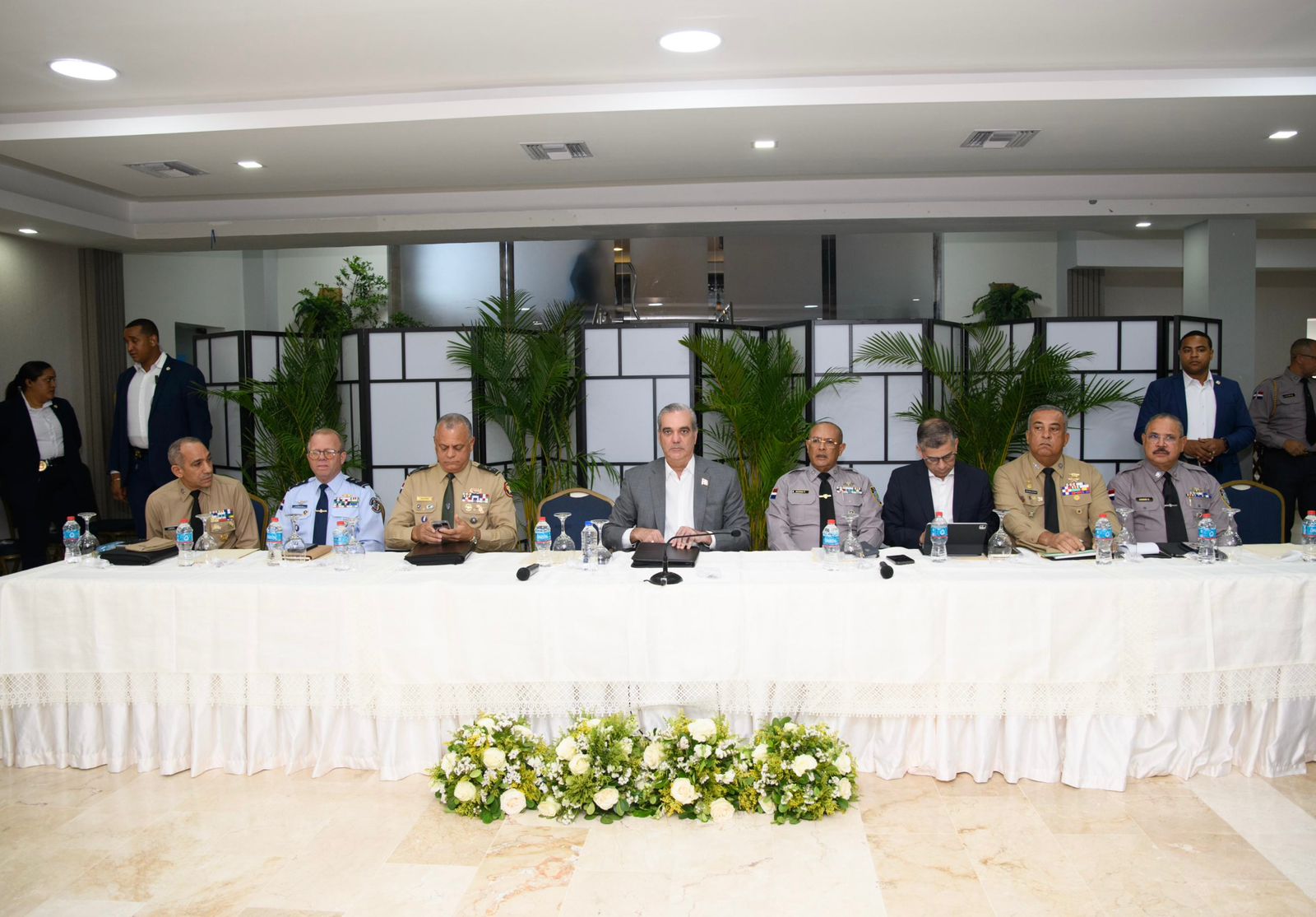 Presidente Abinader encabeza reunión seguimiento al Plan de Seguridad Ciudadana Presidente Abinader encabeza reunión seguimiento al Plan de Seguridad Ciudadana