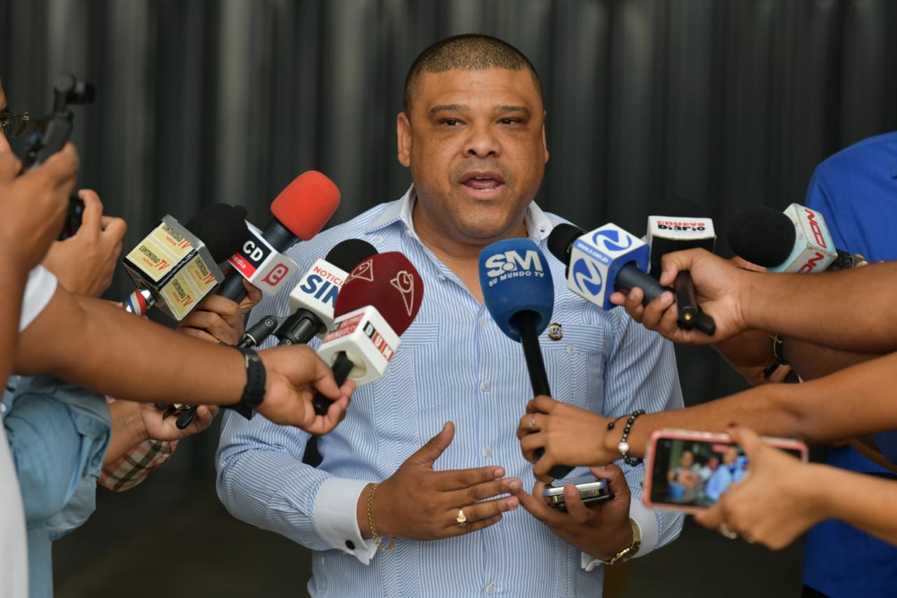 Diputado PRD califica como “palo acechao a la población” aprobación de préstamo por US$615 millones