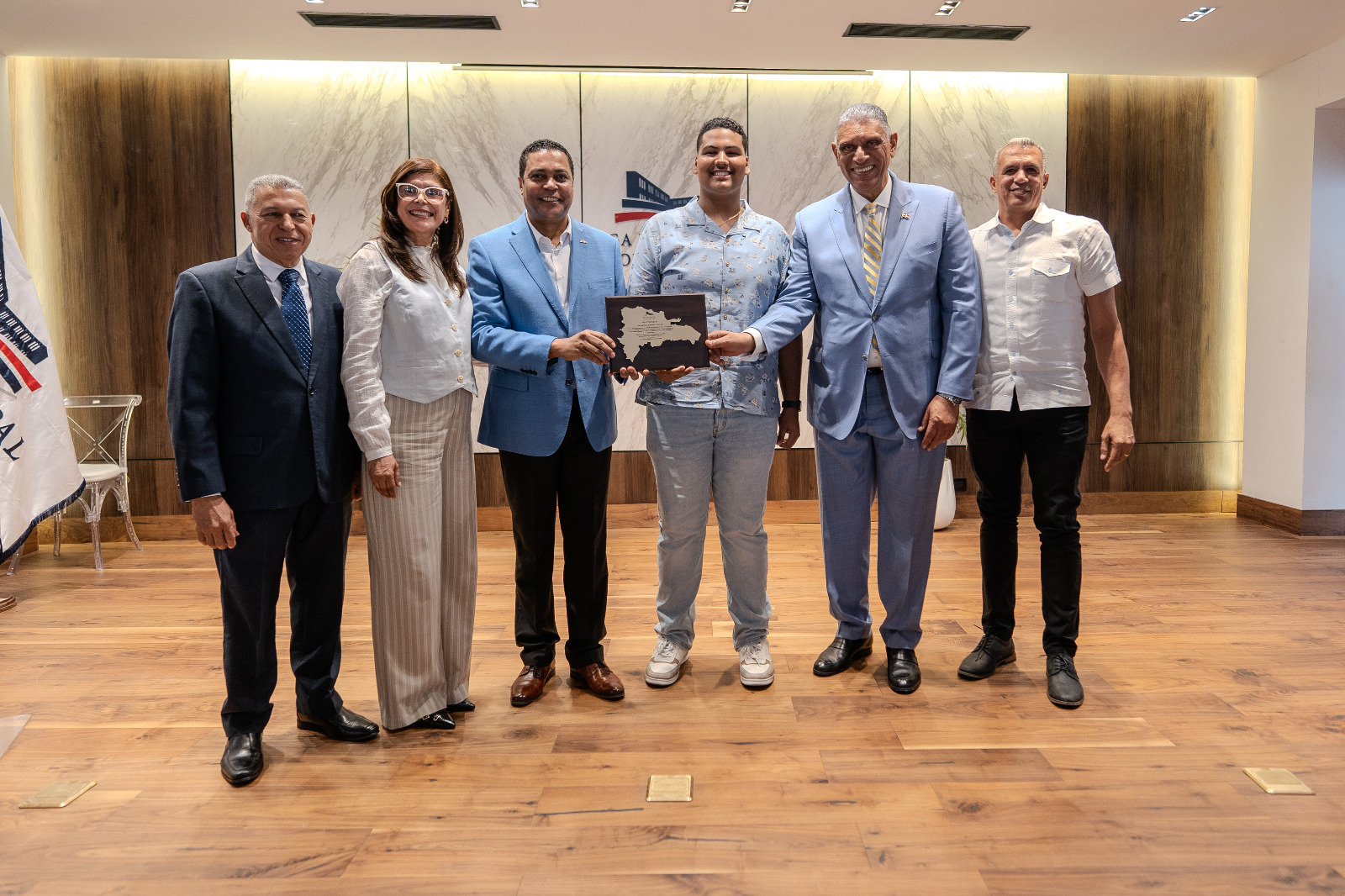 Liga Municipa celebra reconocimiento especial de 27 jóvenes dominicanos meritorios de la diáspora