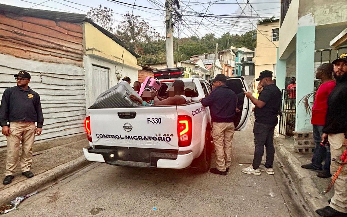 DGM y fuerzas de seguridad mantienen combate contra la inmigración irregular; deportan a 1,399