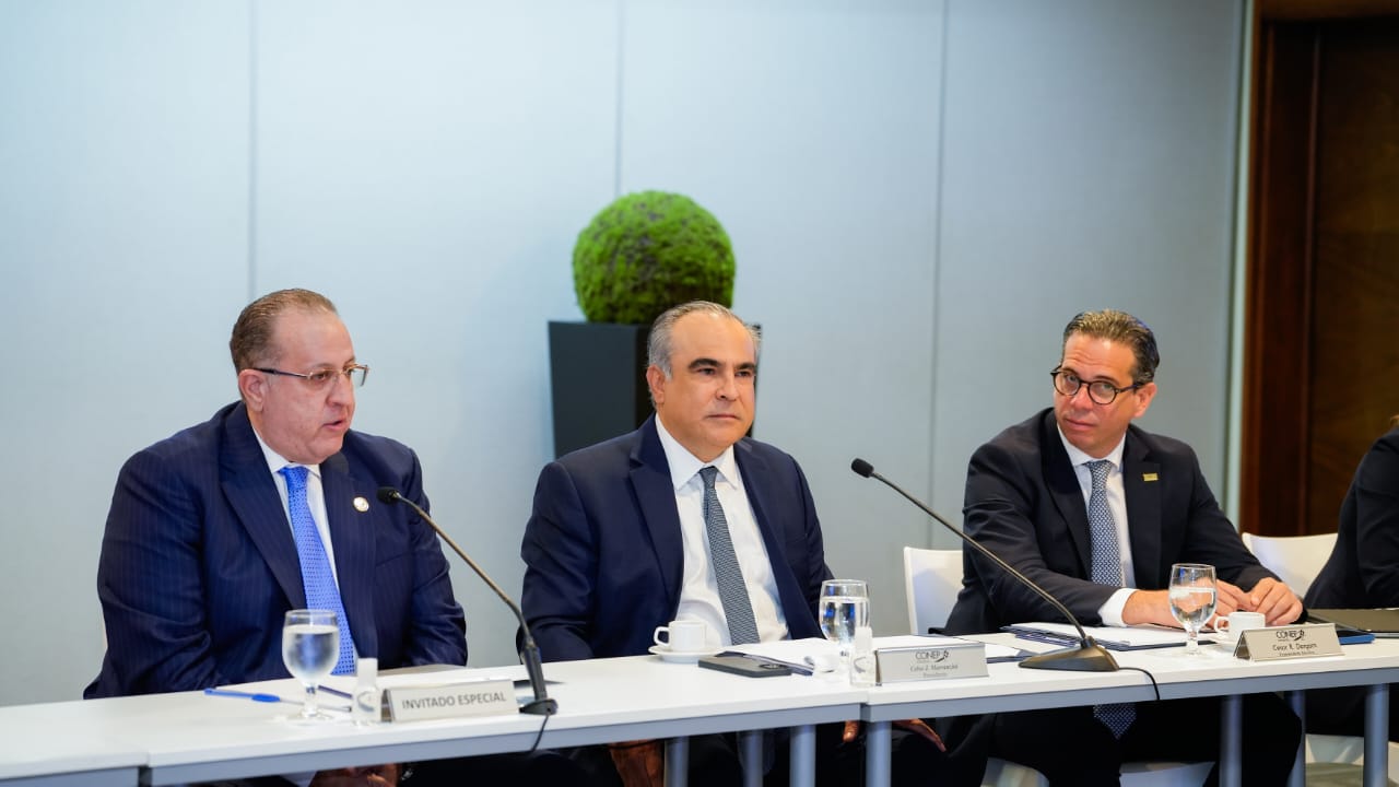 Ministro de Hacienda y Economía y el CONEP impulsan diálogo sobre finanzas públicas Ministro de Hacienda y Economía y el CONEP impulsan diálogo sobre finanzas públicas
