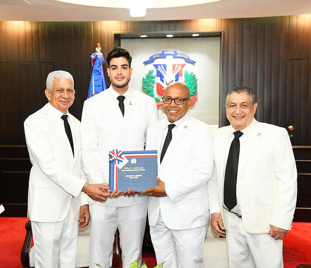 Bray Vargas se convierte en el primer diputado en entregar formalmente su informe de gestión 2024-2025