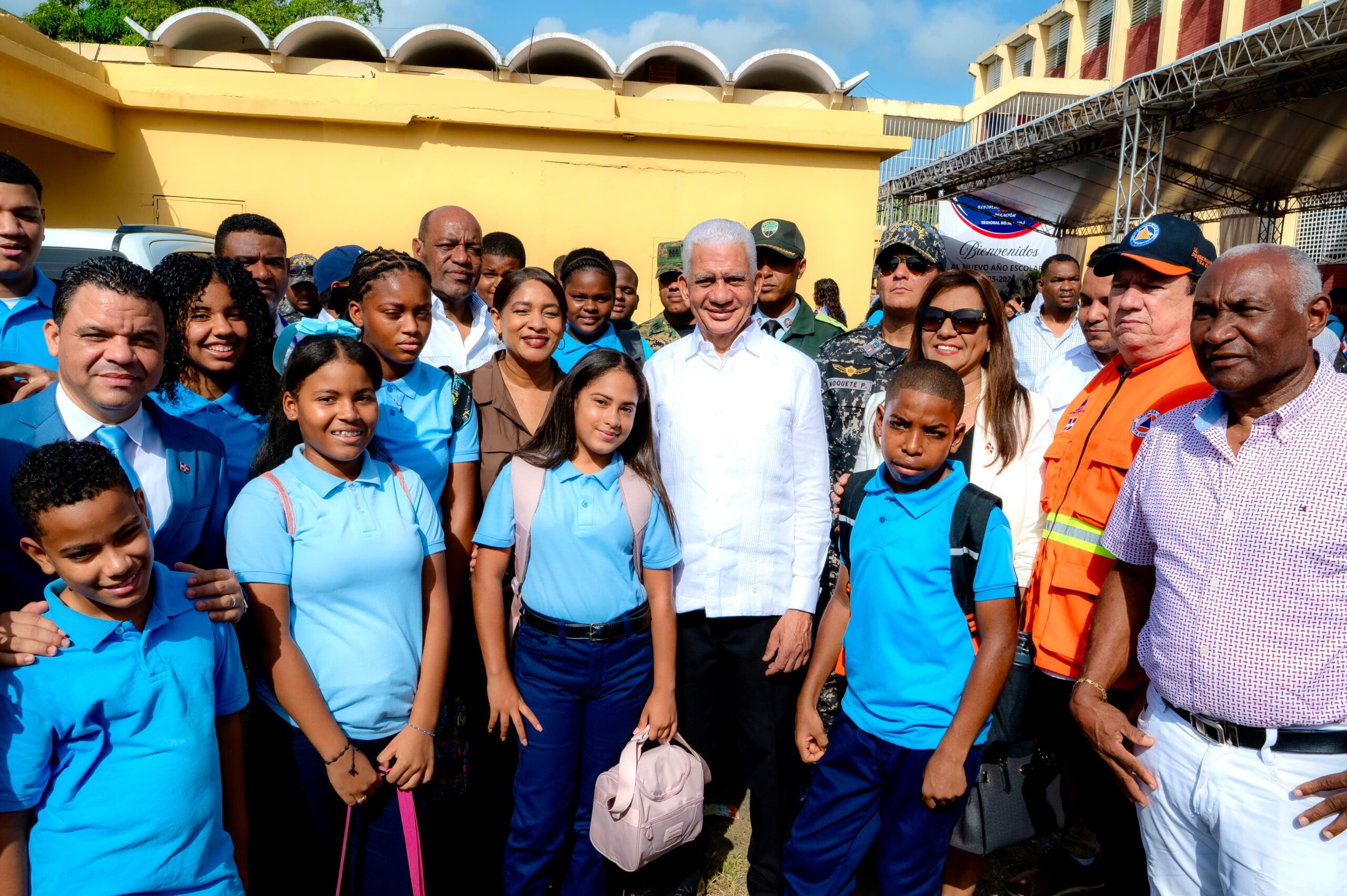 Presidente del Senado, Ricardo de los Santos, encabeza acto de apertura del año escolar 2025-2026 en Sánchez Ramírez