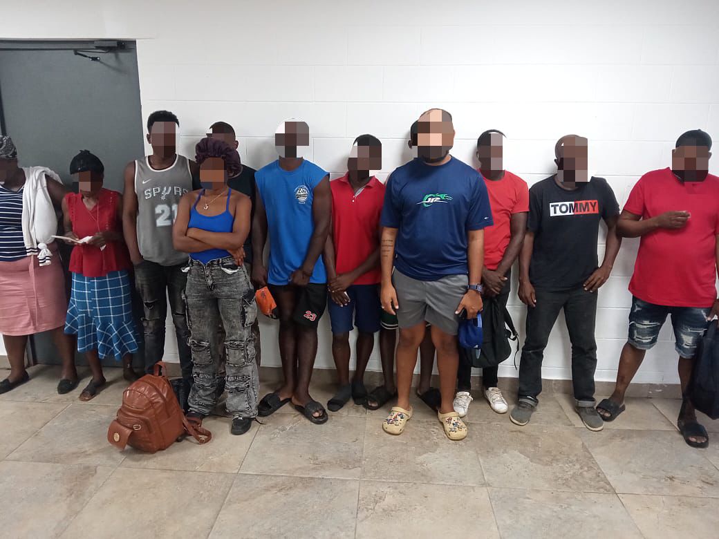 DGM detiene 12 haitianos indocumentados y a un dominicano que los escondía en un sótano
