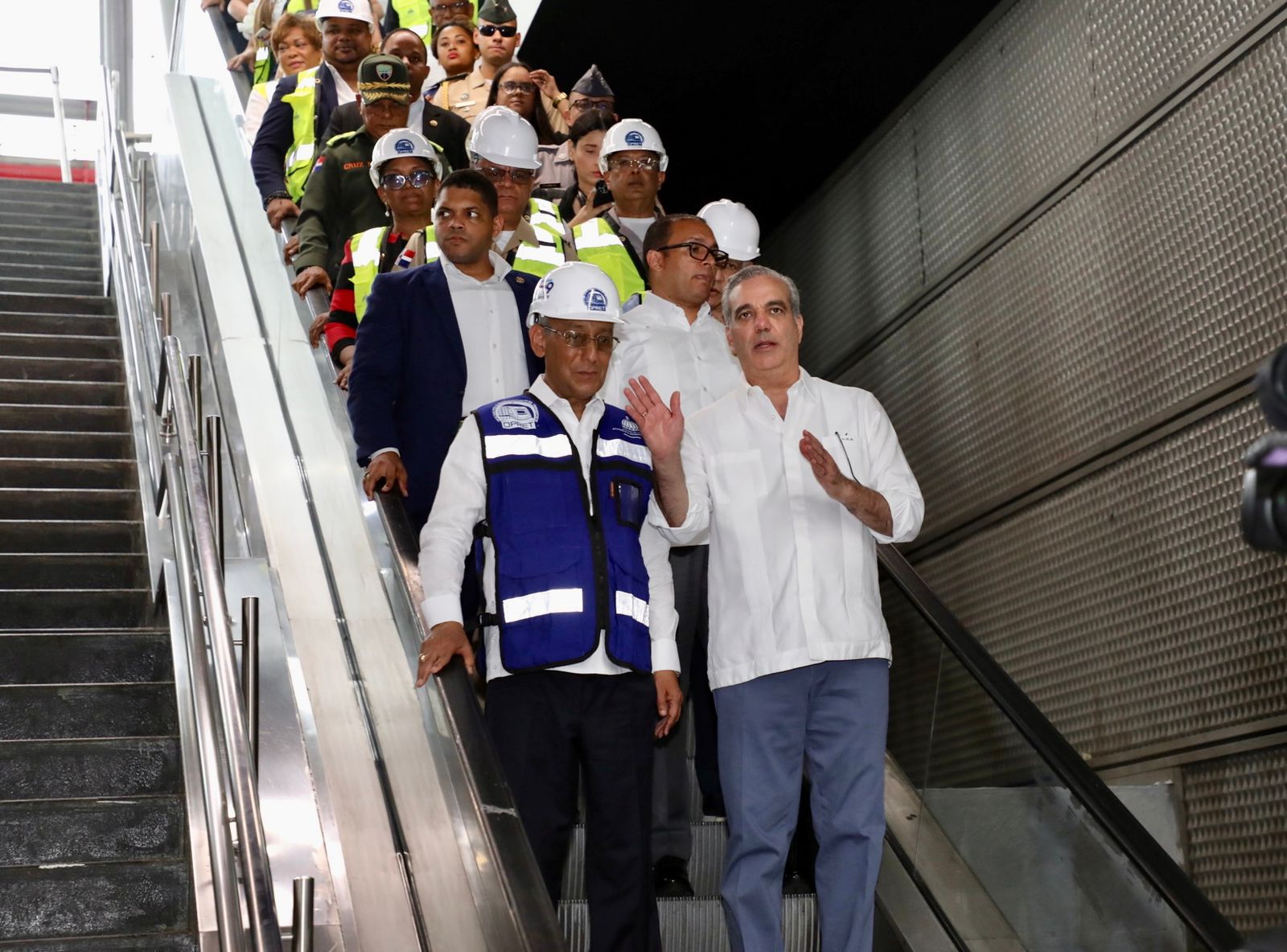 Abinader realiza recorrido exitoso durante prueba dinámica en Línea 2C del Metro de Santo Domingo Abinader realiza recorrido exitoso durante prueba dinámica en Línea 2C del Metro de Santo Domingo