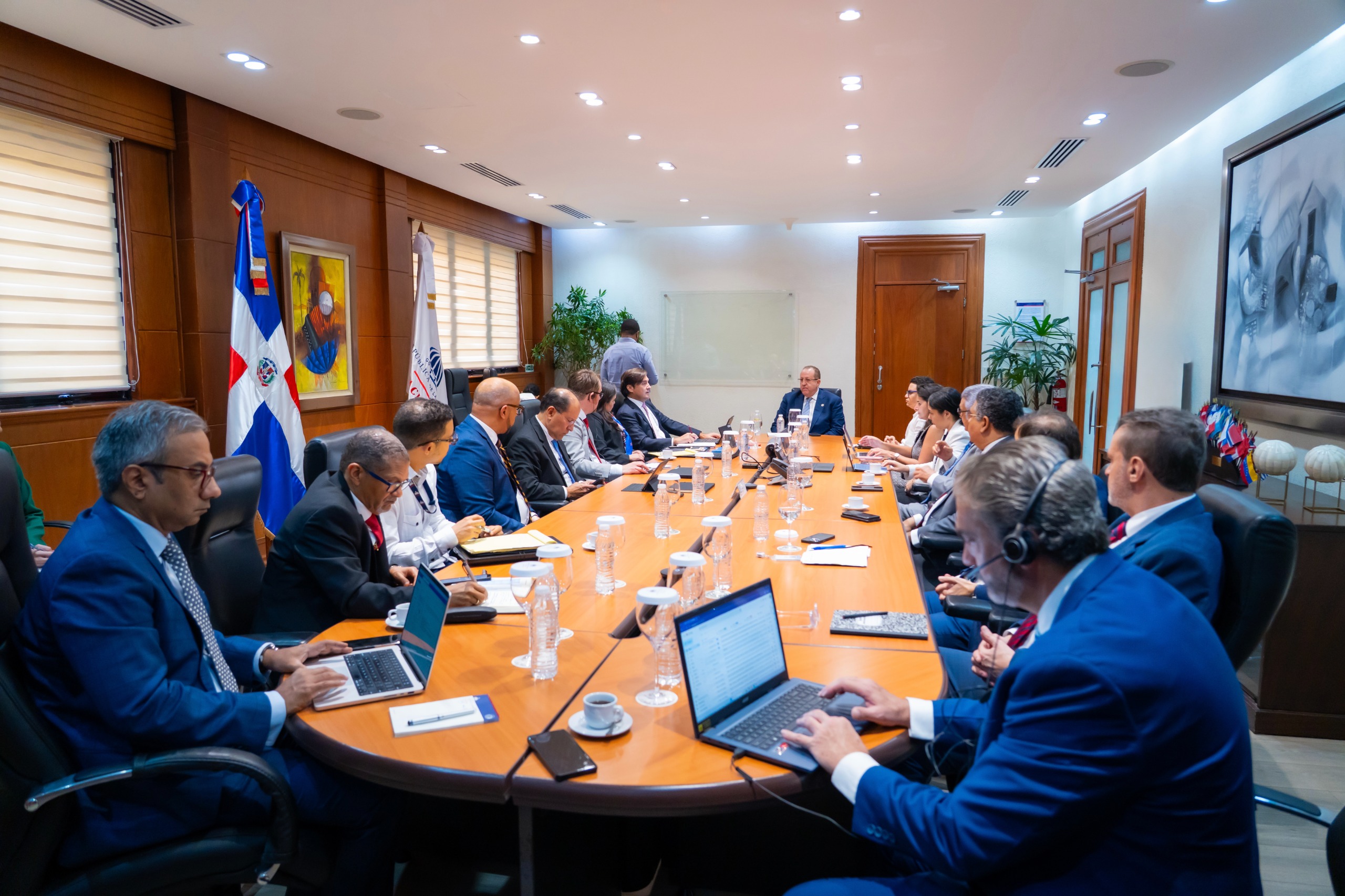 Misión del FMI visita el Ministerio de Hacienda y Economía para consulta anual del Artículo IV