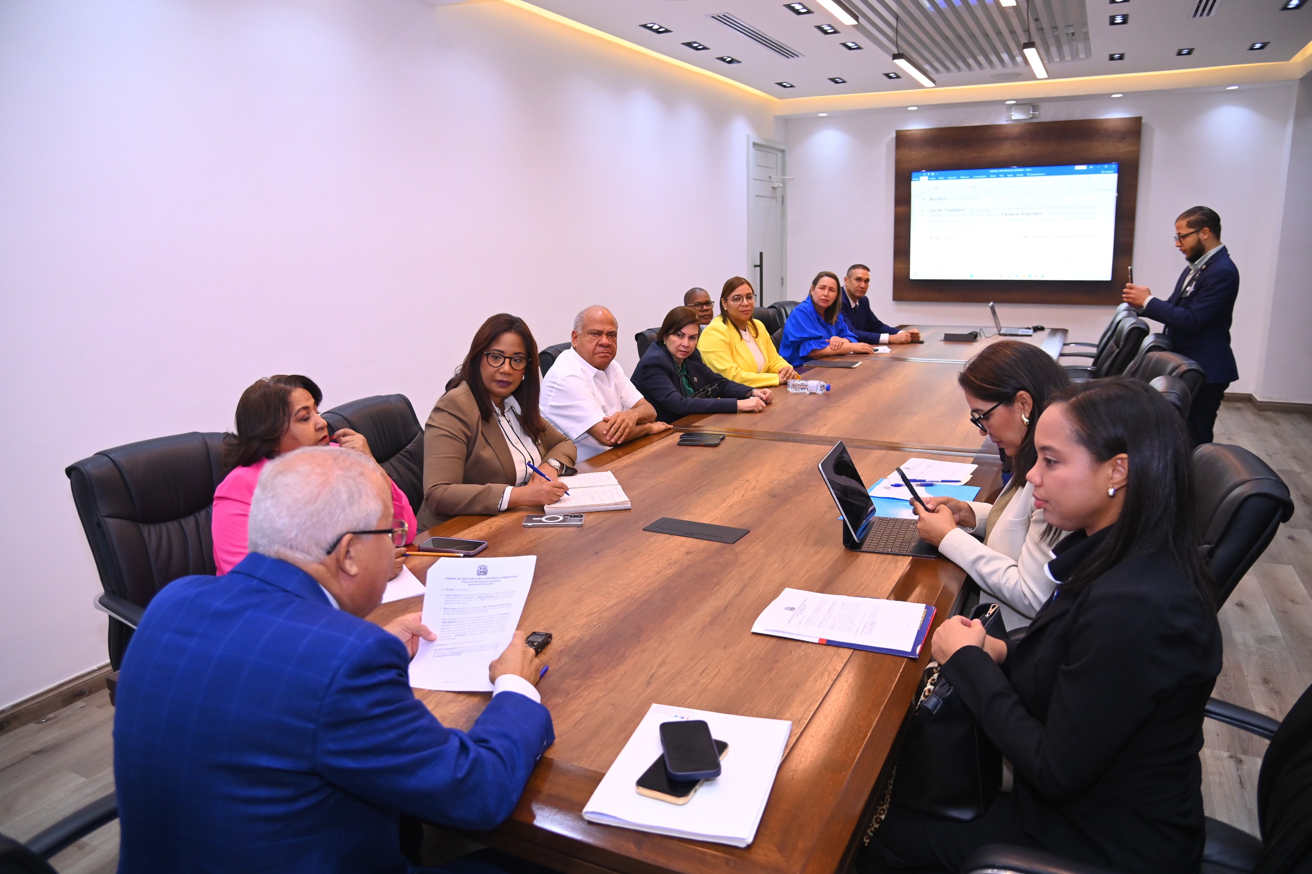 Diputados escuchan opinión de representantes de Educación y SNS sobre proyecto busca creación de aulas hospitalarias