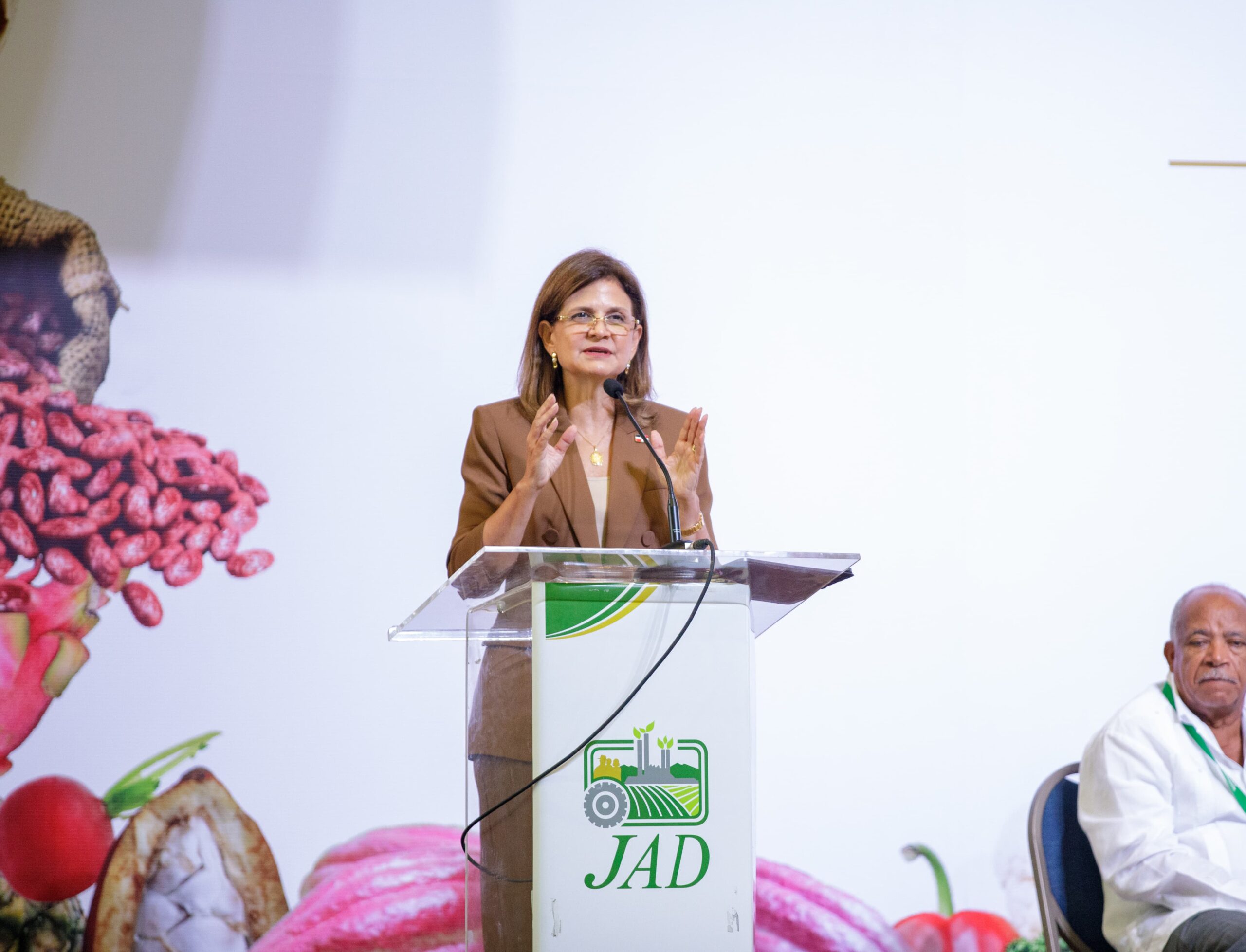 Vicepresidenta Raquel Peña reafirma compromiso del Gobierno con duplicar exportaciones agropecuarias al 2036