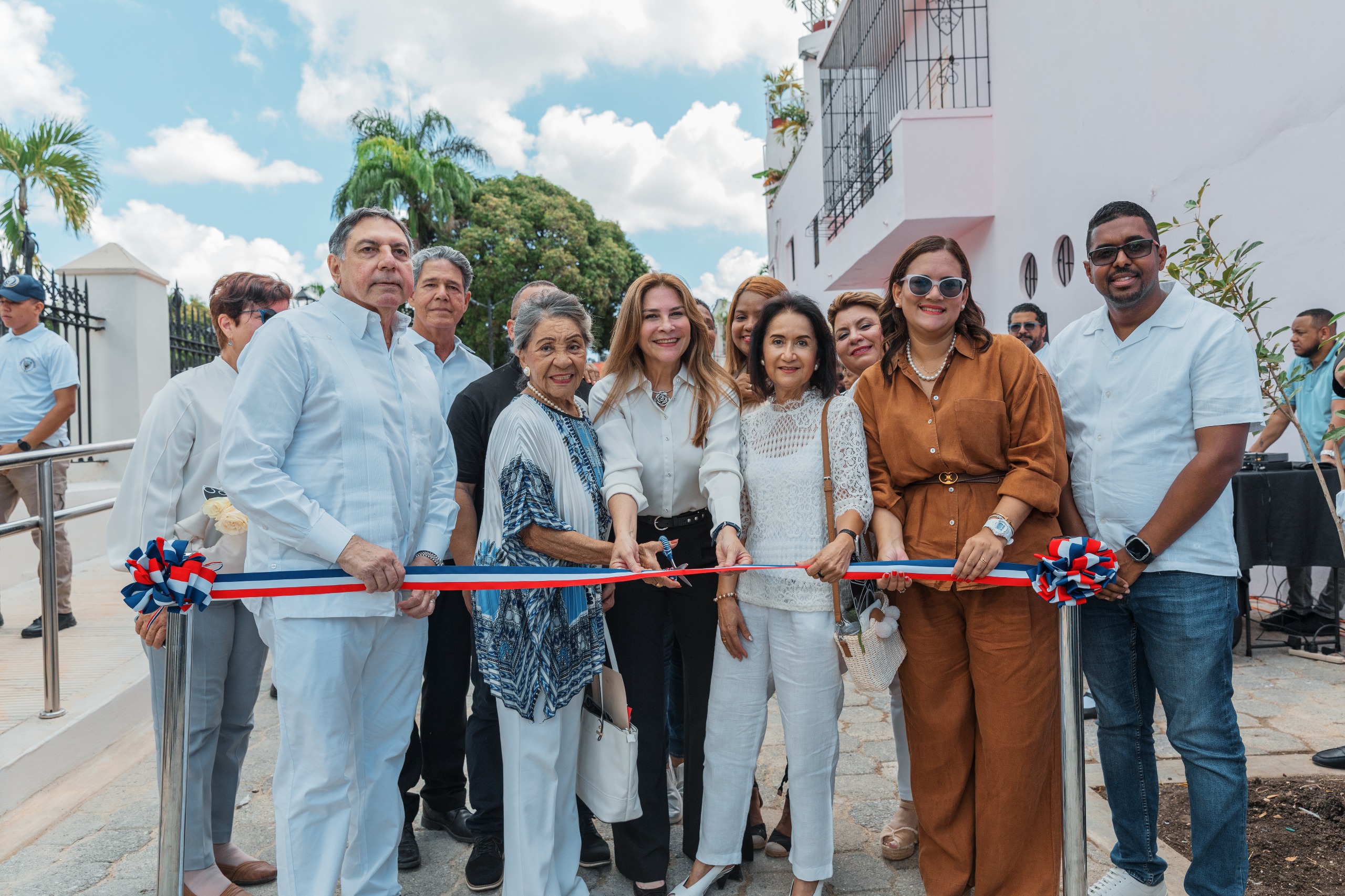 Carolina Mejía inaugura Plaza de Memoria como parte de la restauración del Antiguo Cementerio Municipal de SD