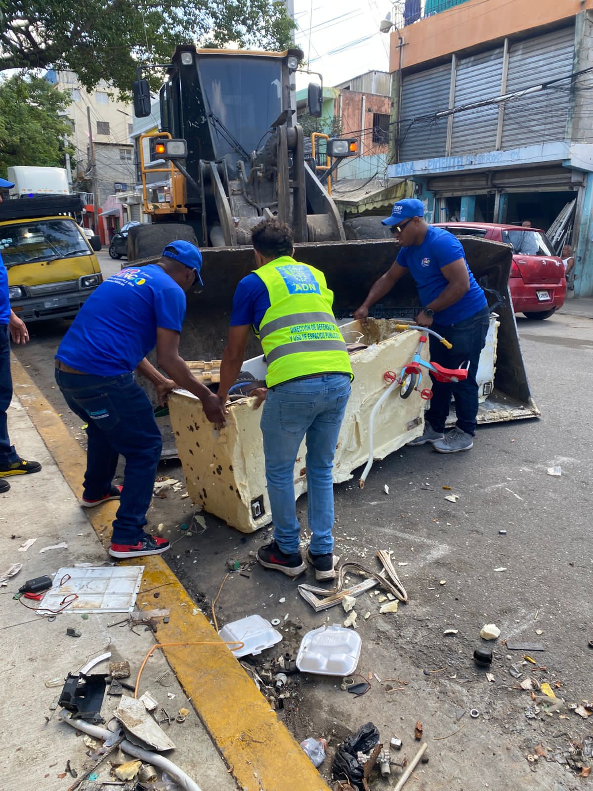 Alcaldía del Distrito Nacional recupera espacios públicos en Villa Consuelo