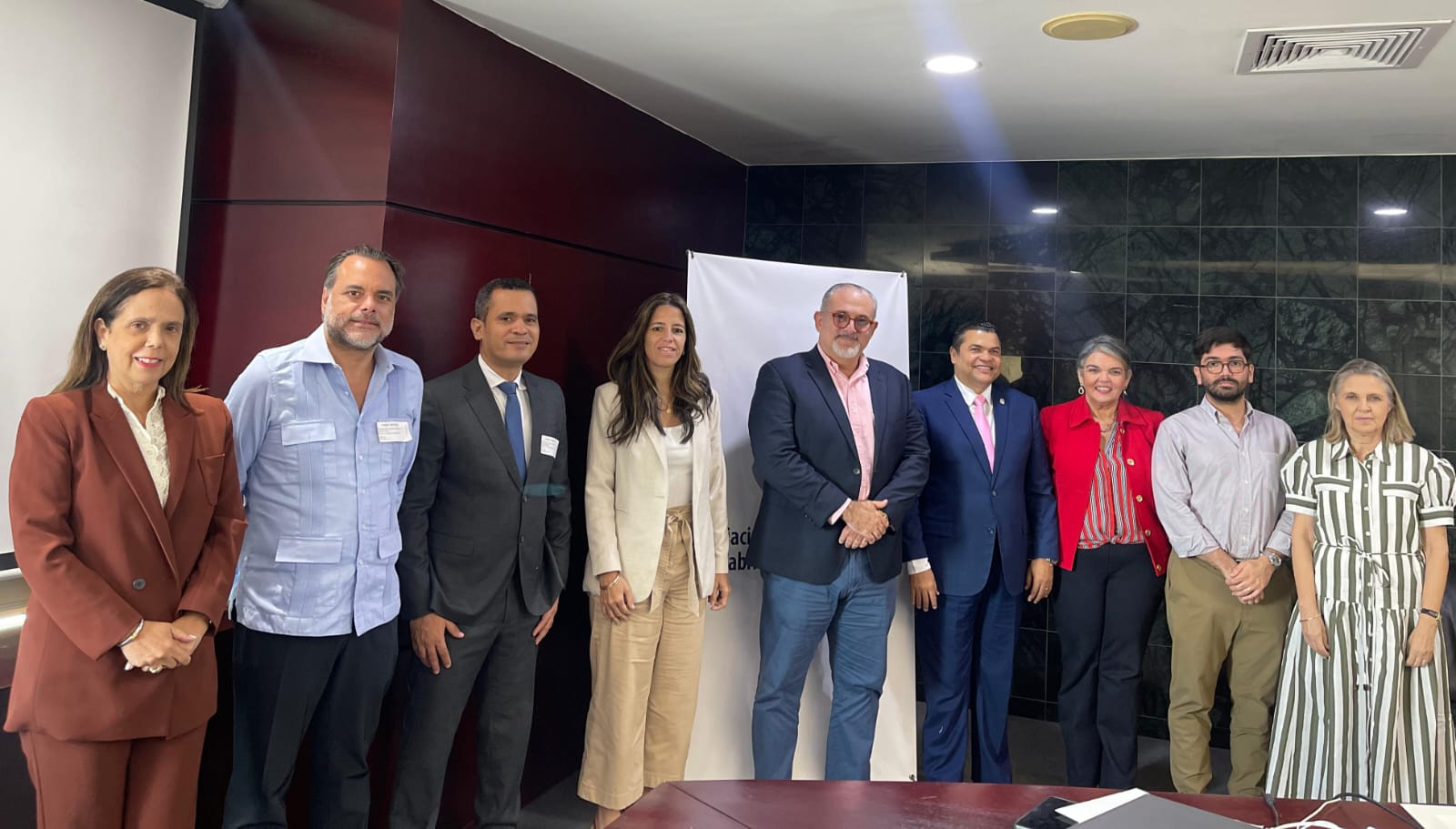 Tobías Crespo acusa al gobierno del caos en el tránsito vehicular e intercambia ideas con directivos de ACOFAVE Tobías Crespo acusa al gobierno del caos en el tránsito vehicular e intercambia ideas con directivos de ACOFAVE