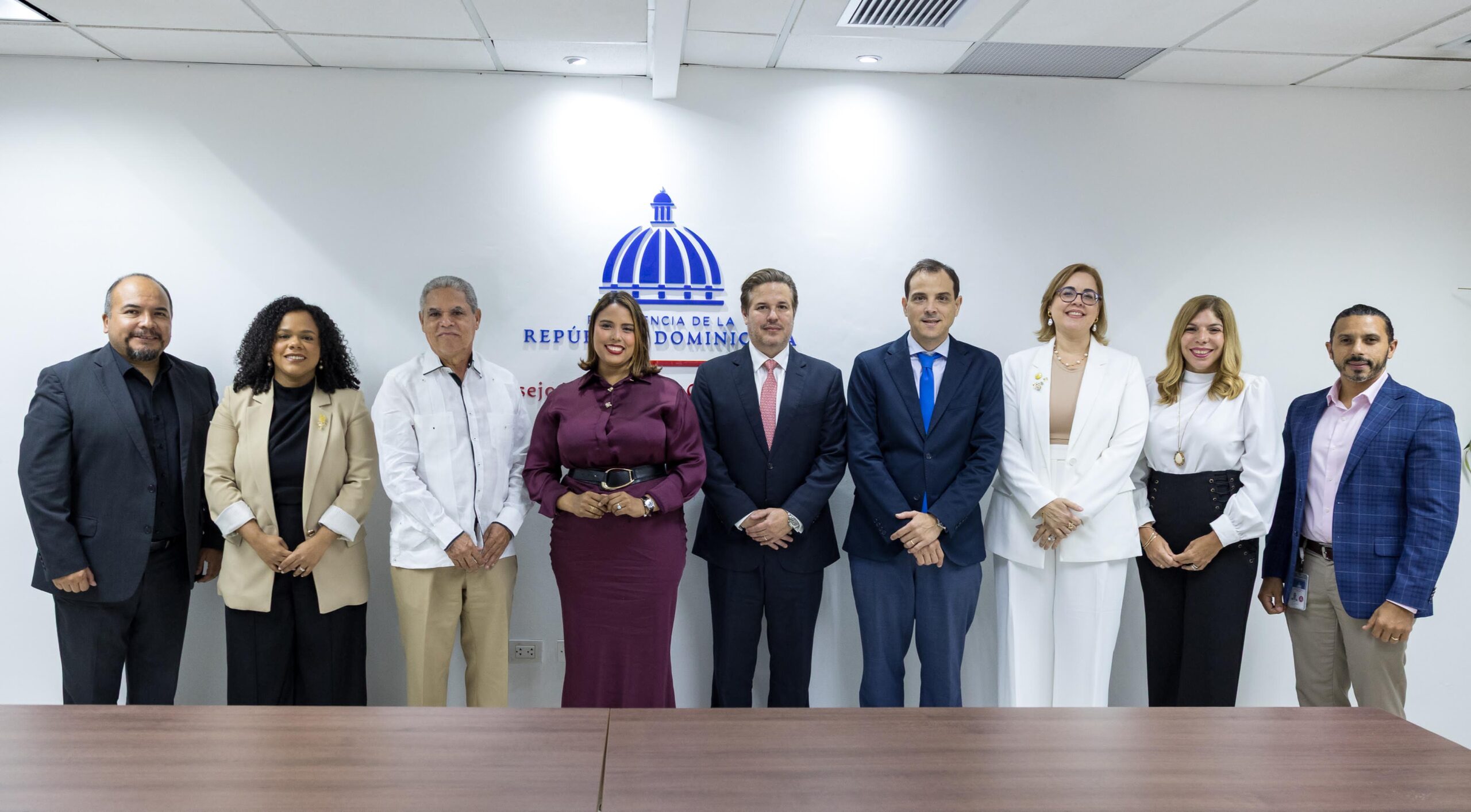 Gobierno presenta a directores de medios avances de Meta RD 2036 y el concurso República de Ideas