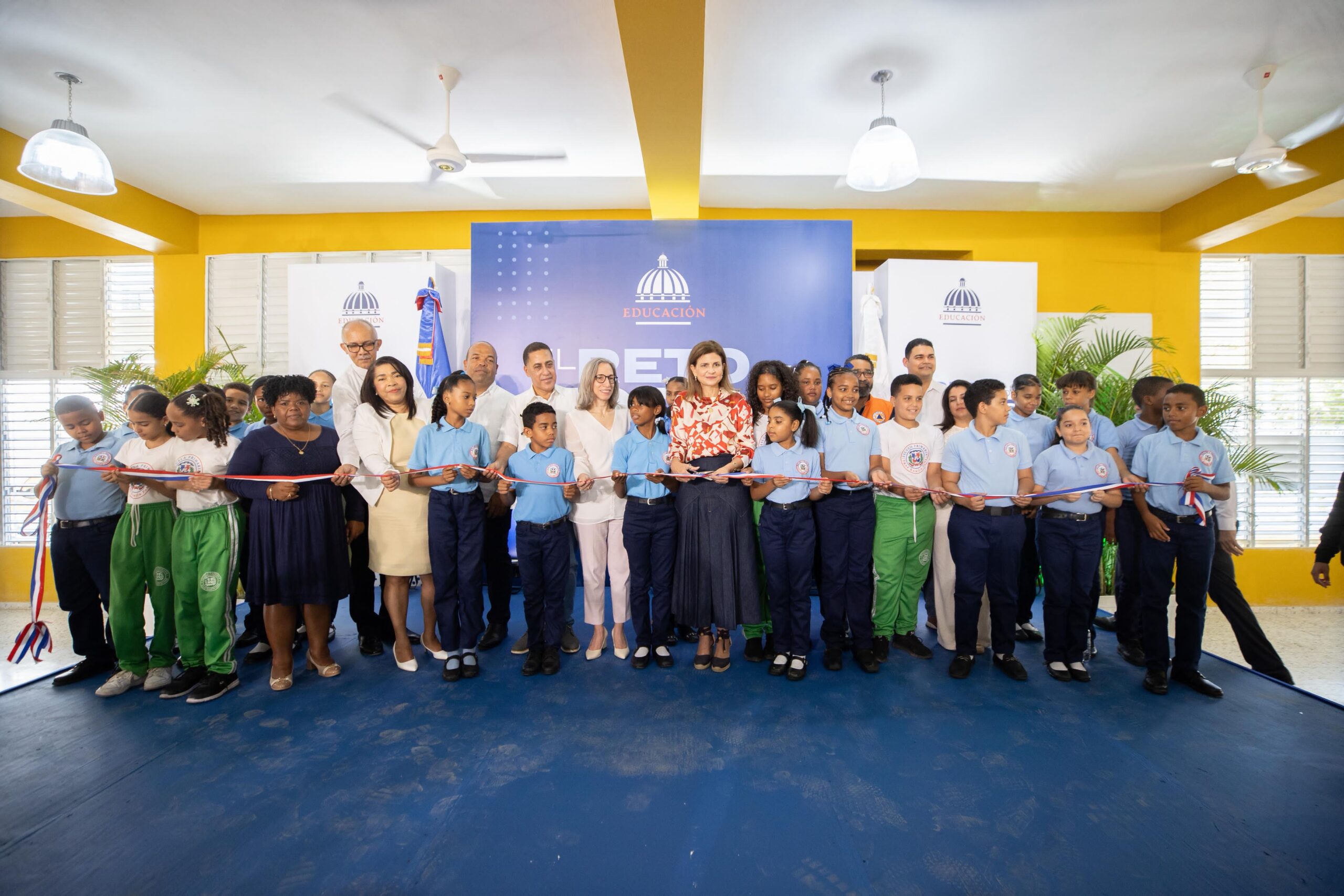Raquel Peña encabeza entrega de 608 nuevas viviendas e inaugura tres ampliaciones de escuelas del Gran Santo Domingo