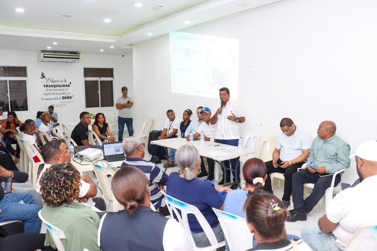Alcaldía de Los Alcarrizos y líderes comunitarios trazan agenda conjunta para el desarrollo barrial
