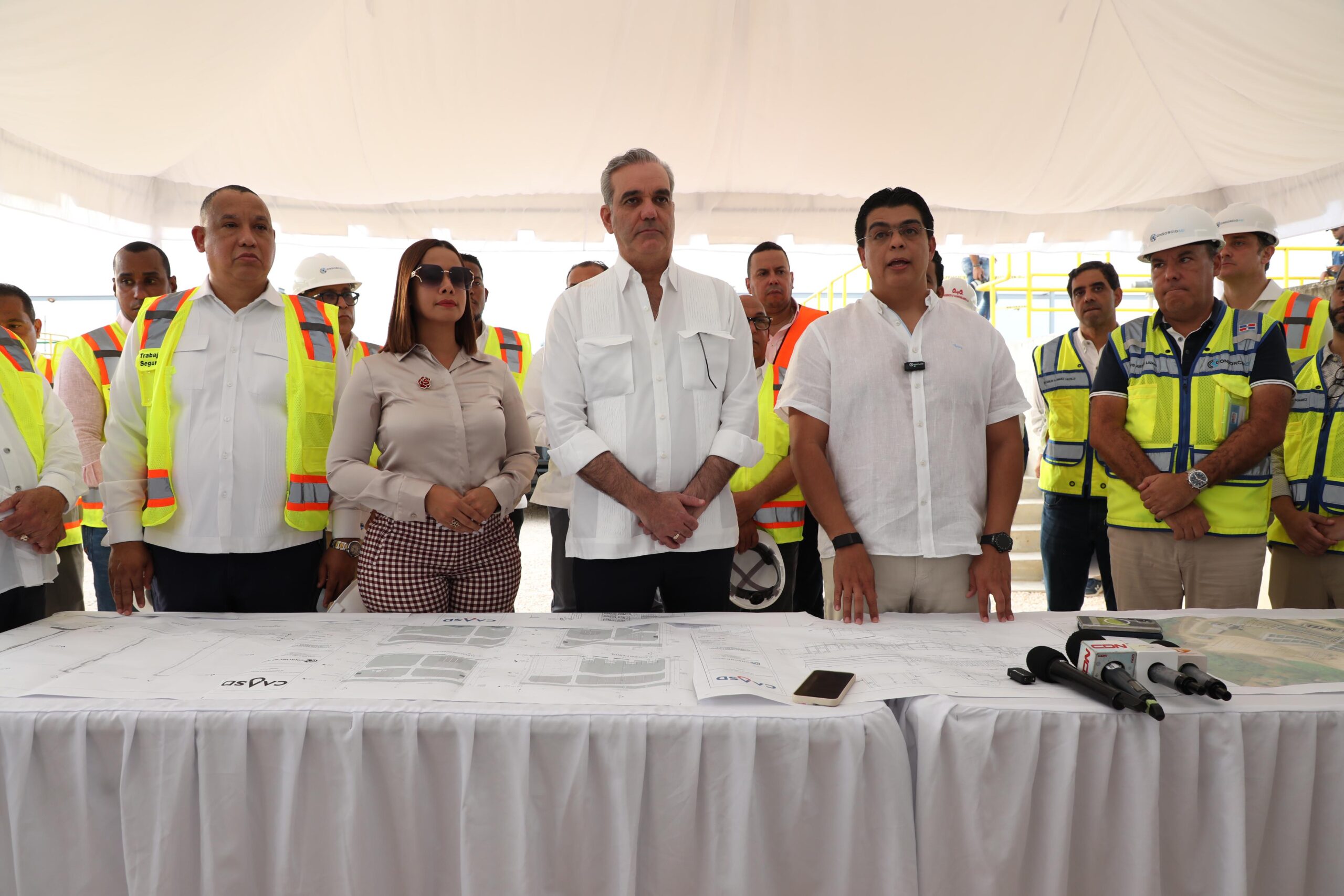 Abinader supervisa avances ampliación del Acueducto Barrera de Salinidad que incrementará en 33% y 50% la distribución de agua potable para SDE y SDN