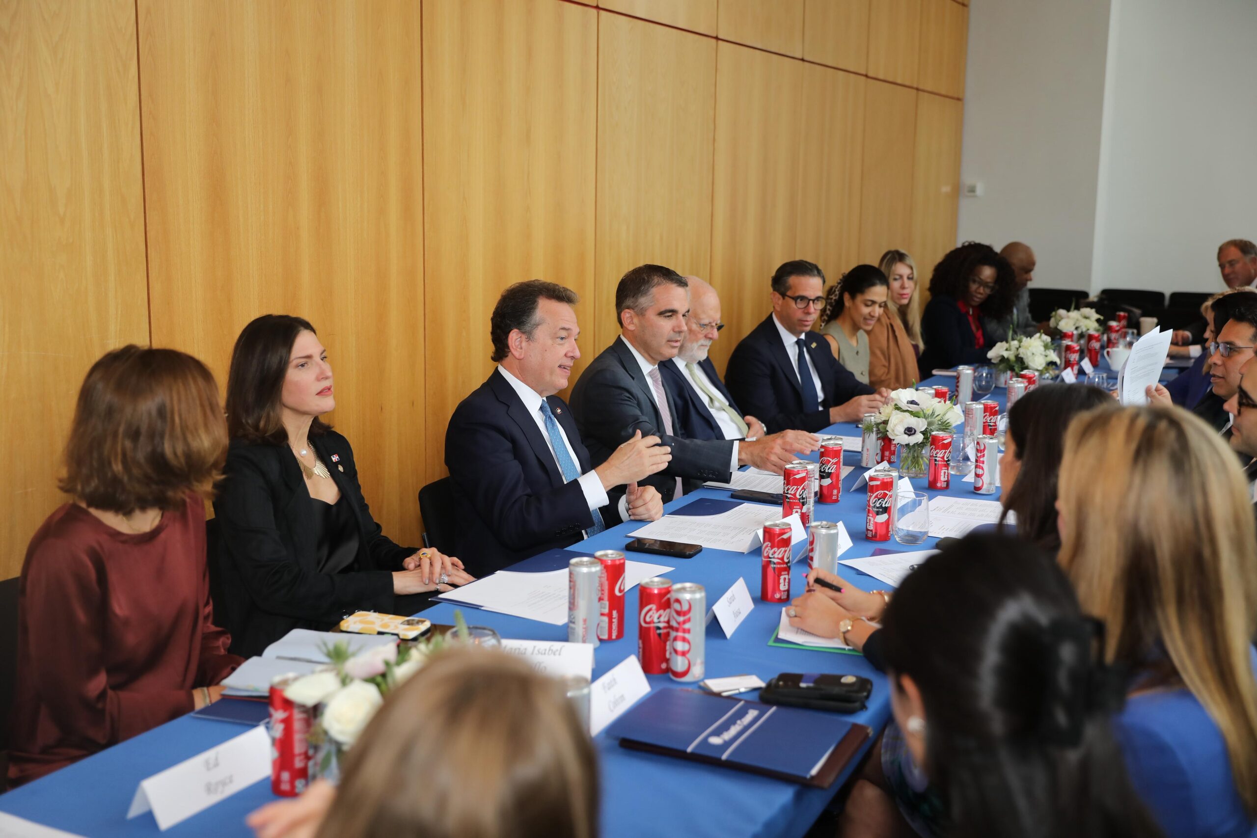 Ministro Ito Bisonó representa al presidente Abinader en importante encuentro con líderes globales en Nueva York Ministro Ito Bisonó representa al presidente Abinader en importante encuentro con líderes globales en Nueva York