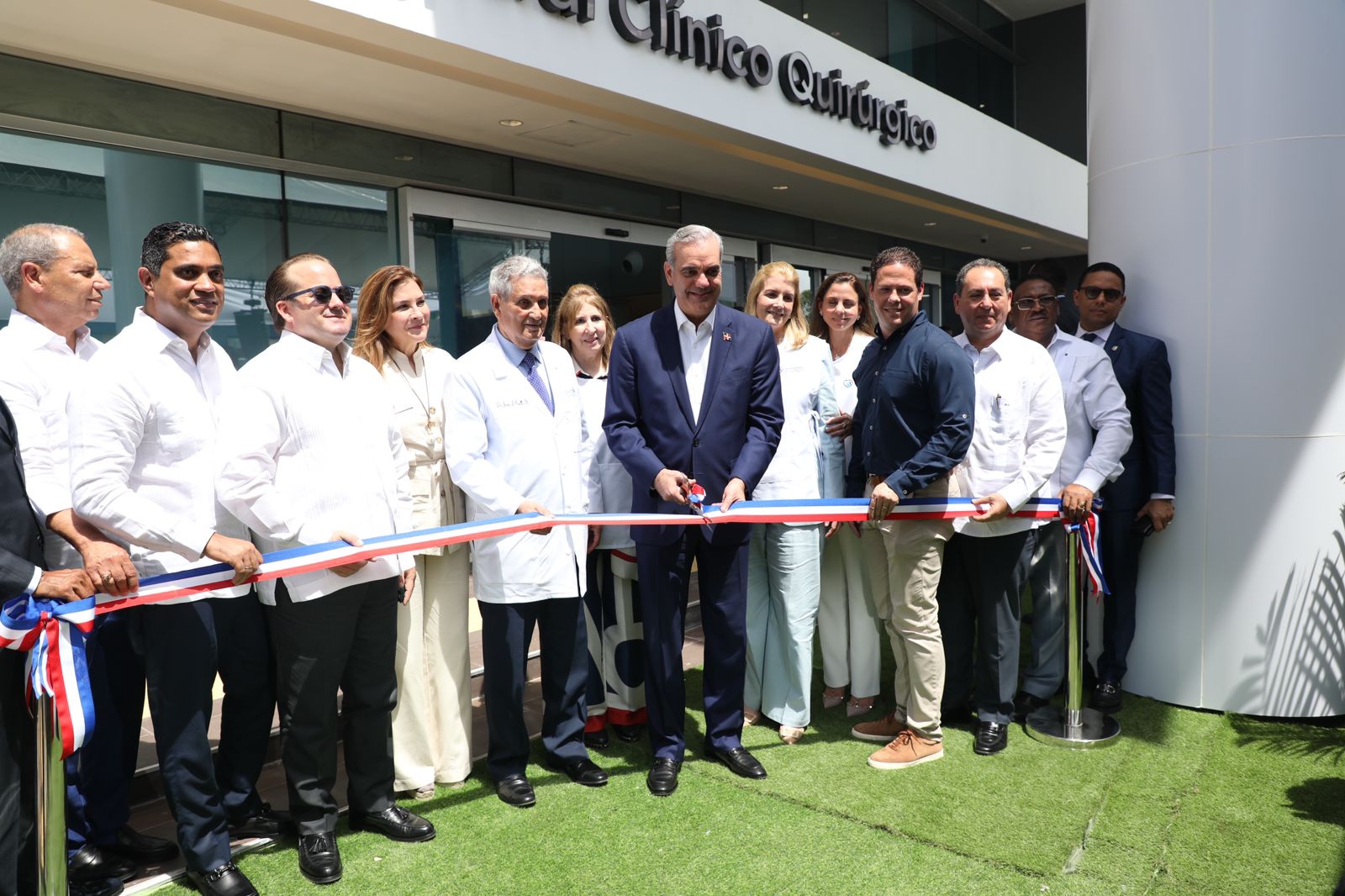 Abinader inaugura Hospital Clínico-Quirúrgico de alta tecnología con seis niveles y 14 quirófanos