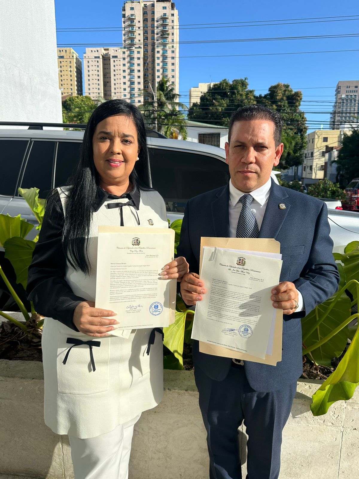 Diputados se unen para buscar solución a conflicto territorial entre La Vega y Sánchez Ramírez Diputados se unen para buscar solución a conflicto territorial entre La Vega y Sánchez Ramírez