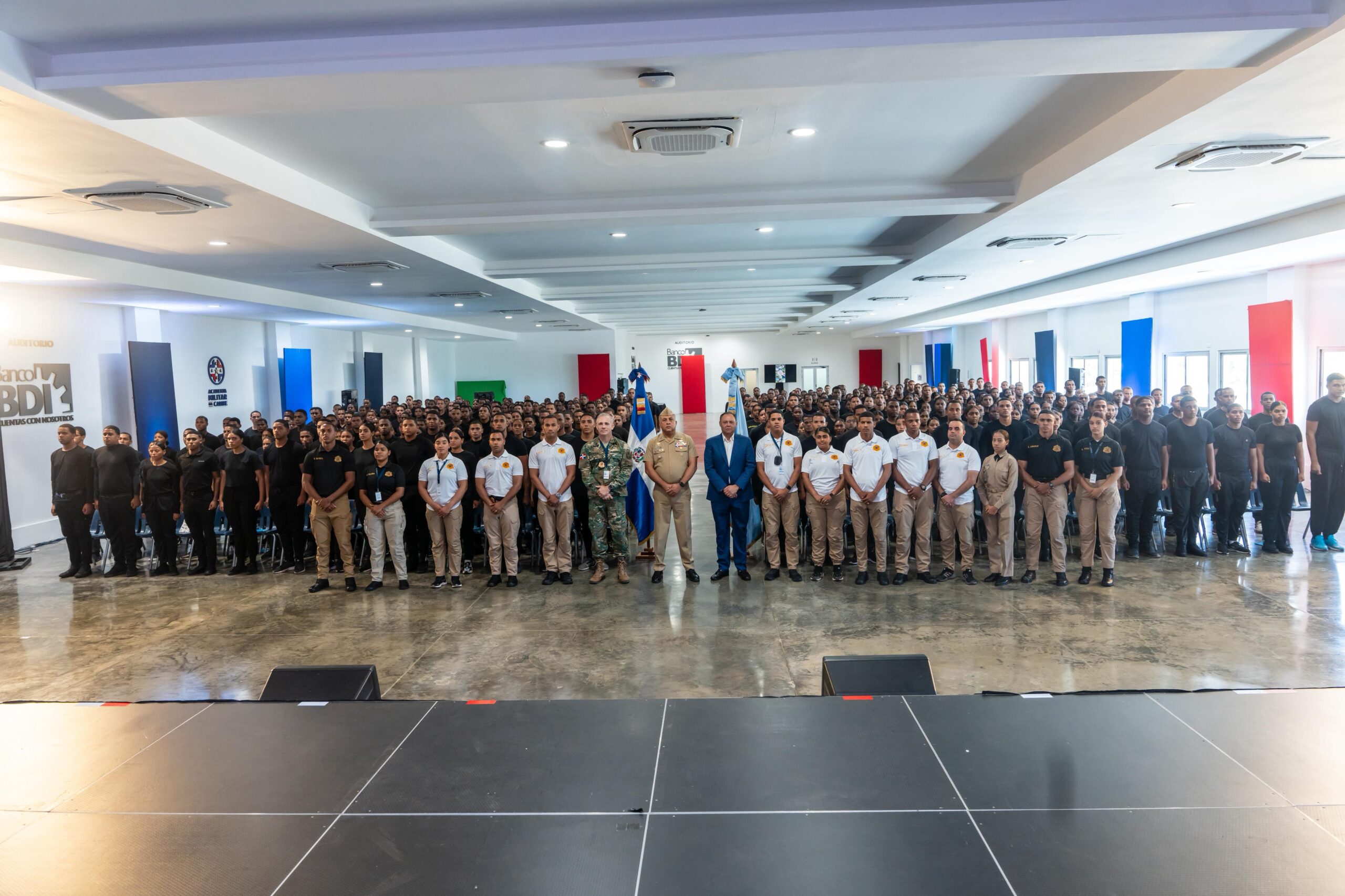 Nuevos agentes de Migración marcan hito histórico: Formación de un nuevo ejército migratorio en RD