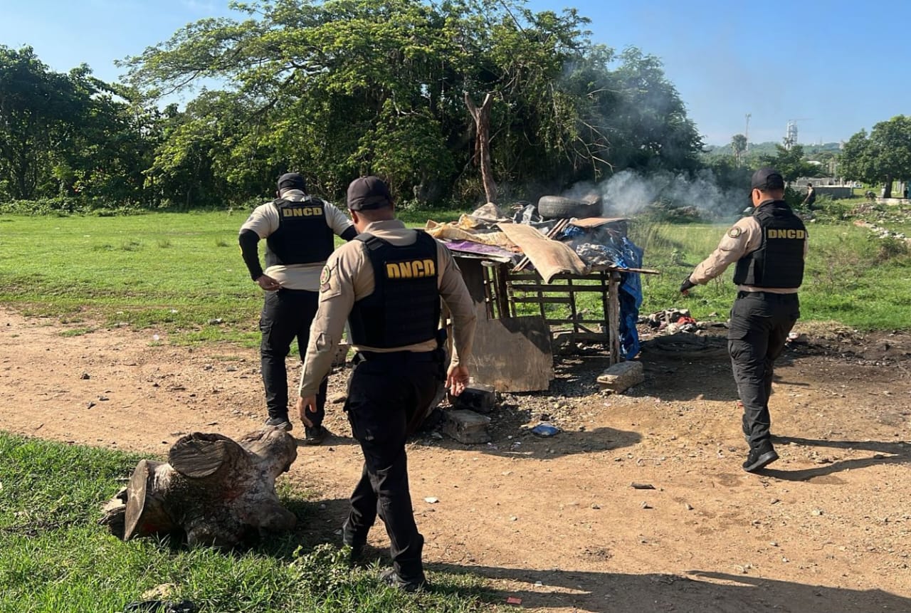 DNCD arresta en Dajabón a «Yasel» y le ocupa drogas, arma y dinero