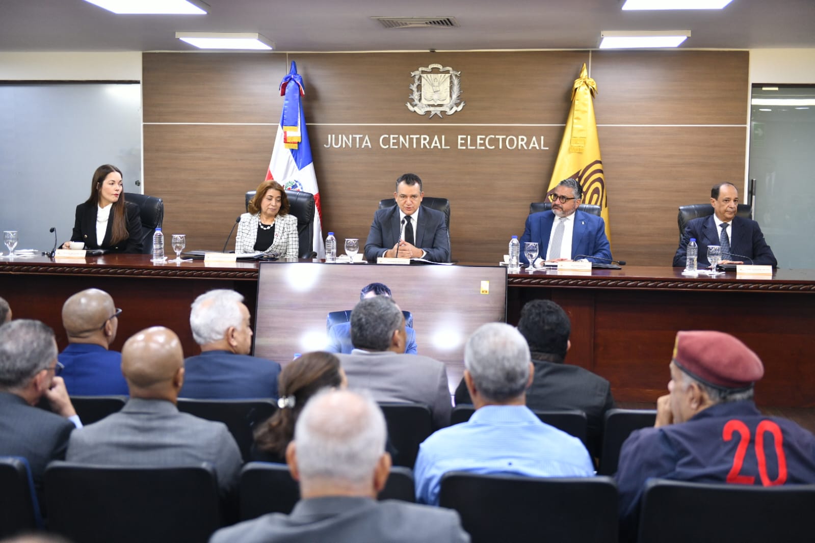 JCE otorga plazo de 10 días a organizaciones políticas para observaciones a borradores de reglamentos JCE otorga plazo de 10 días a organizaciones políticas para observaciones a borradores de reglamentos