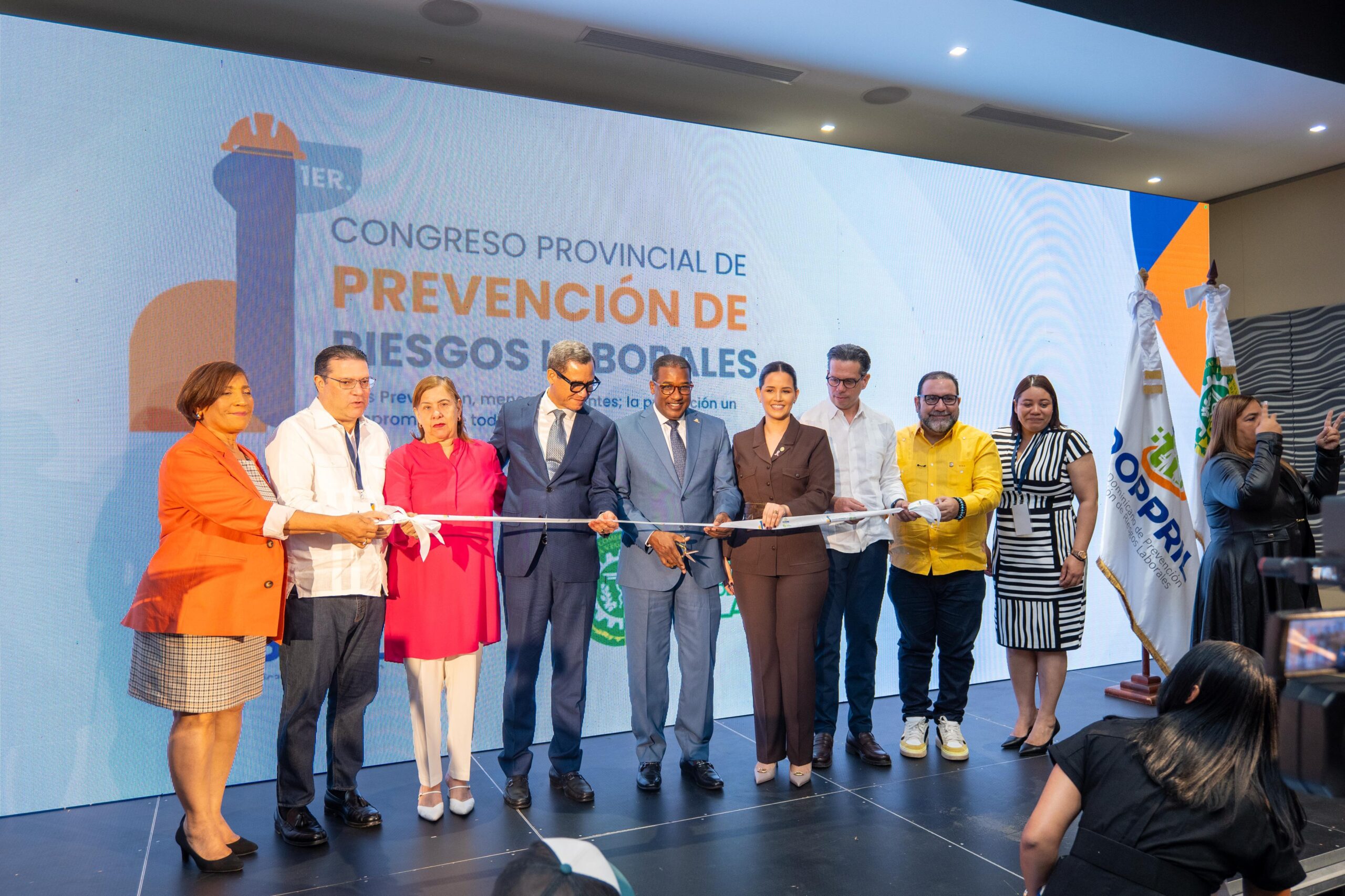 IDOPPRIL y Cámara de Comercio La Vega desarrollan 1er. Congreso provincial sobre Riesgos Laborales IDOPPRIL y Cámara de Comercio La Vega desarrollan 1er. Congreso provincial sobre Riesgos Laborales