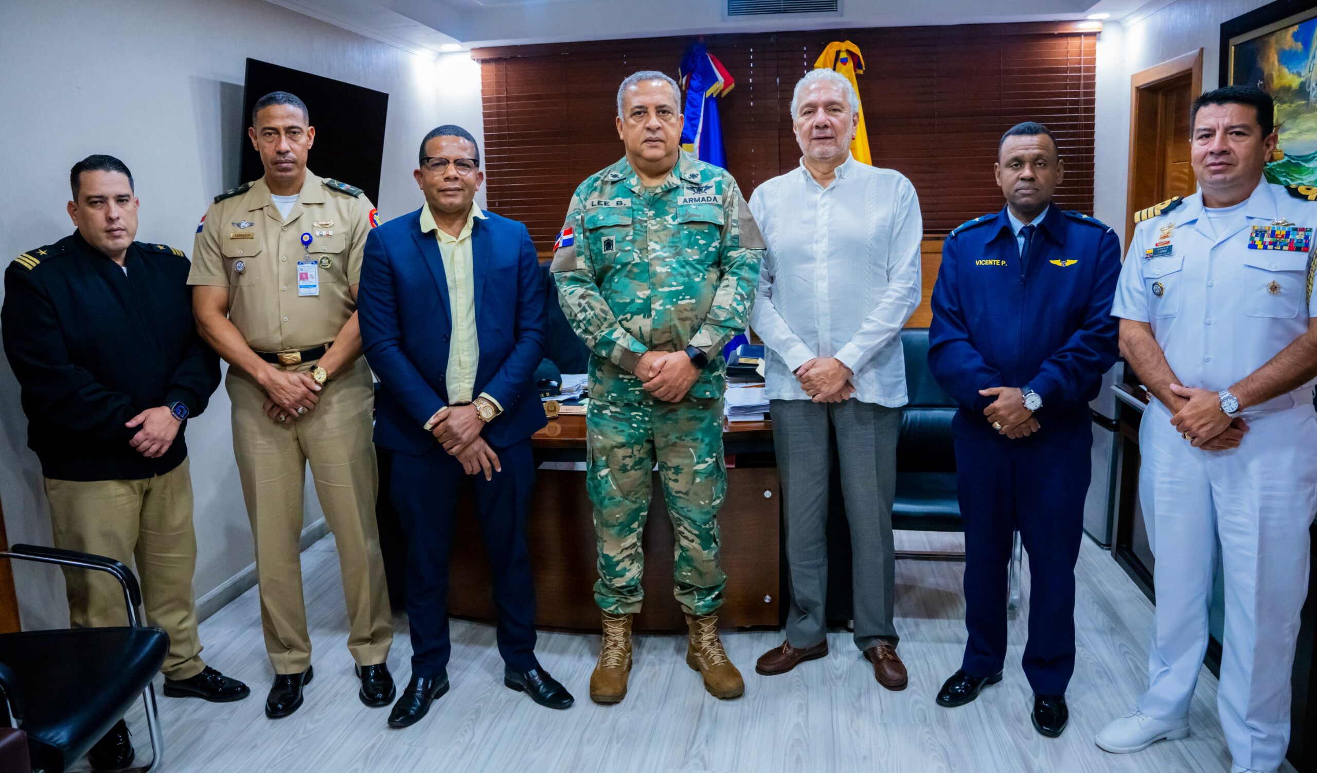 Director DGM recibió en su despacho visita de cortesía del embajador plenipotenciario de Colombia en RD