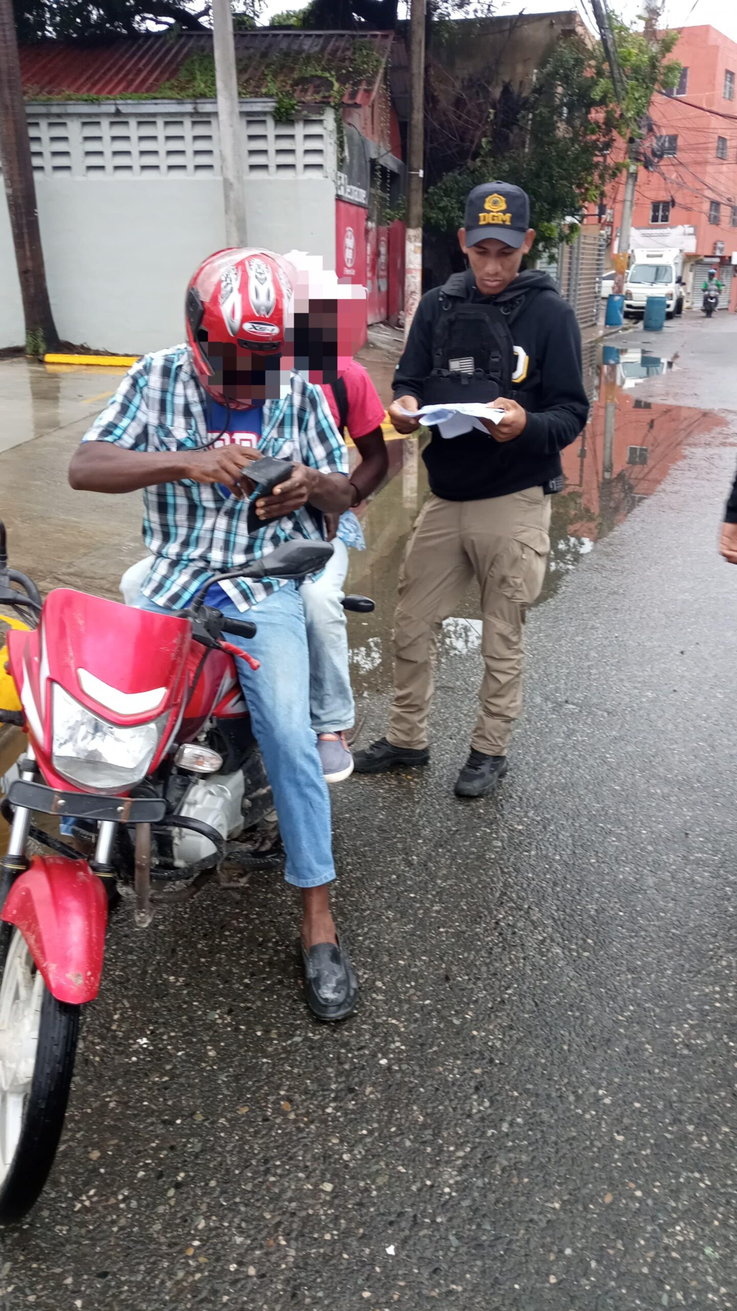 DGM mantiene activas operaciones reguladoras de entradas, salidas del país y control migratorio
