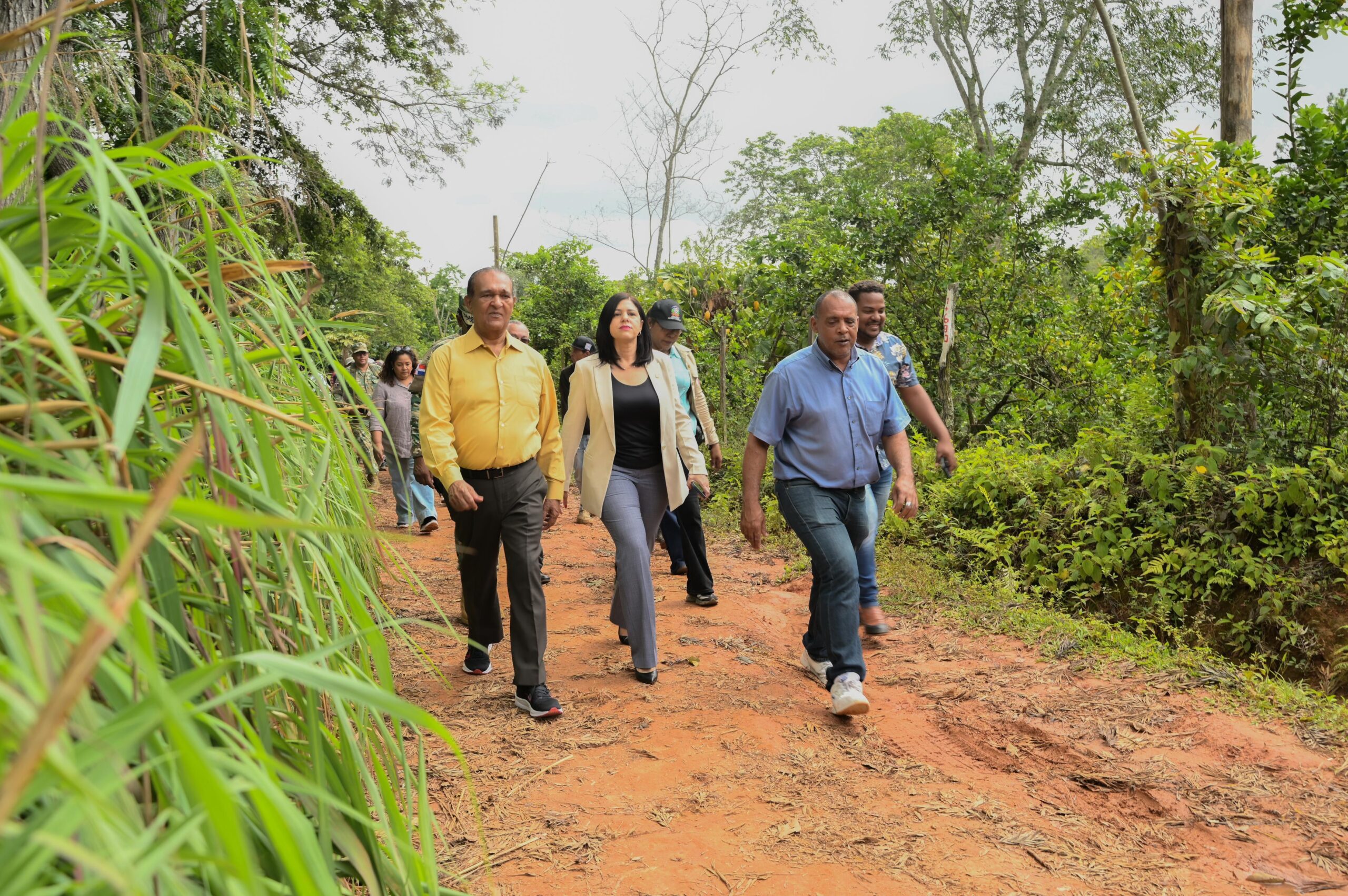 Los 32 senadores y el Obispo Emérito piden a Abinader construcción de la carretera Sabaneta-Sabaneta